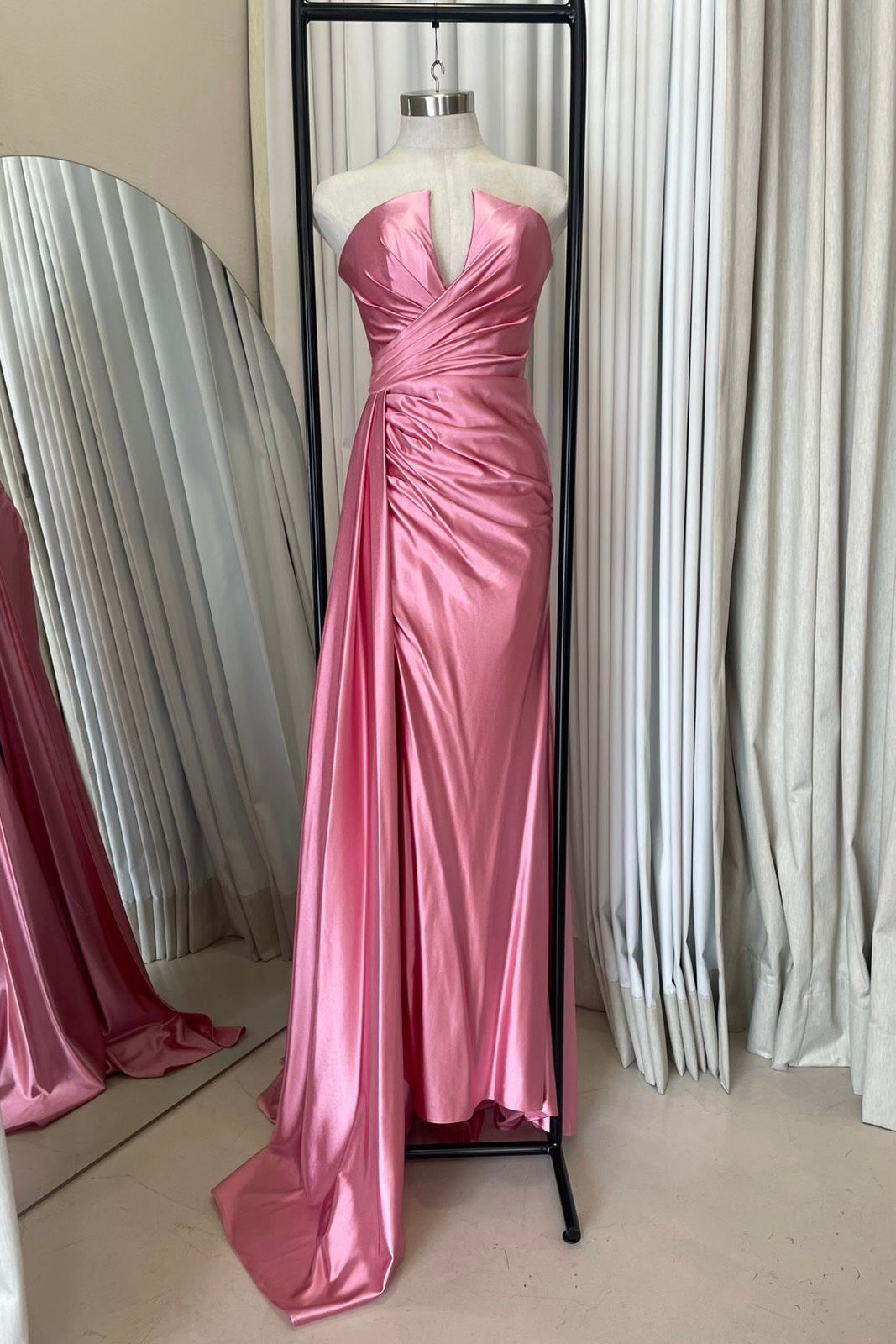 VESTIDO DETALLES PLISADOS