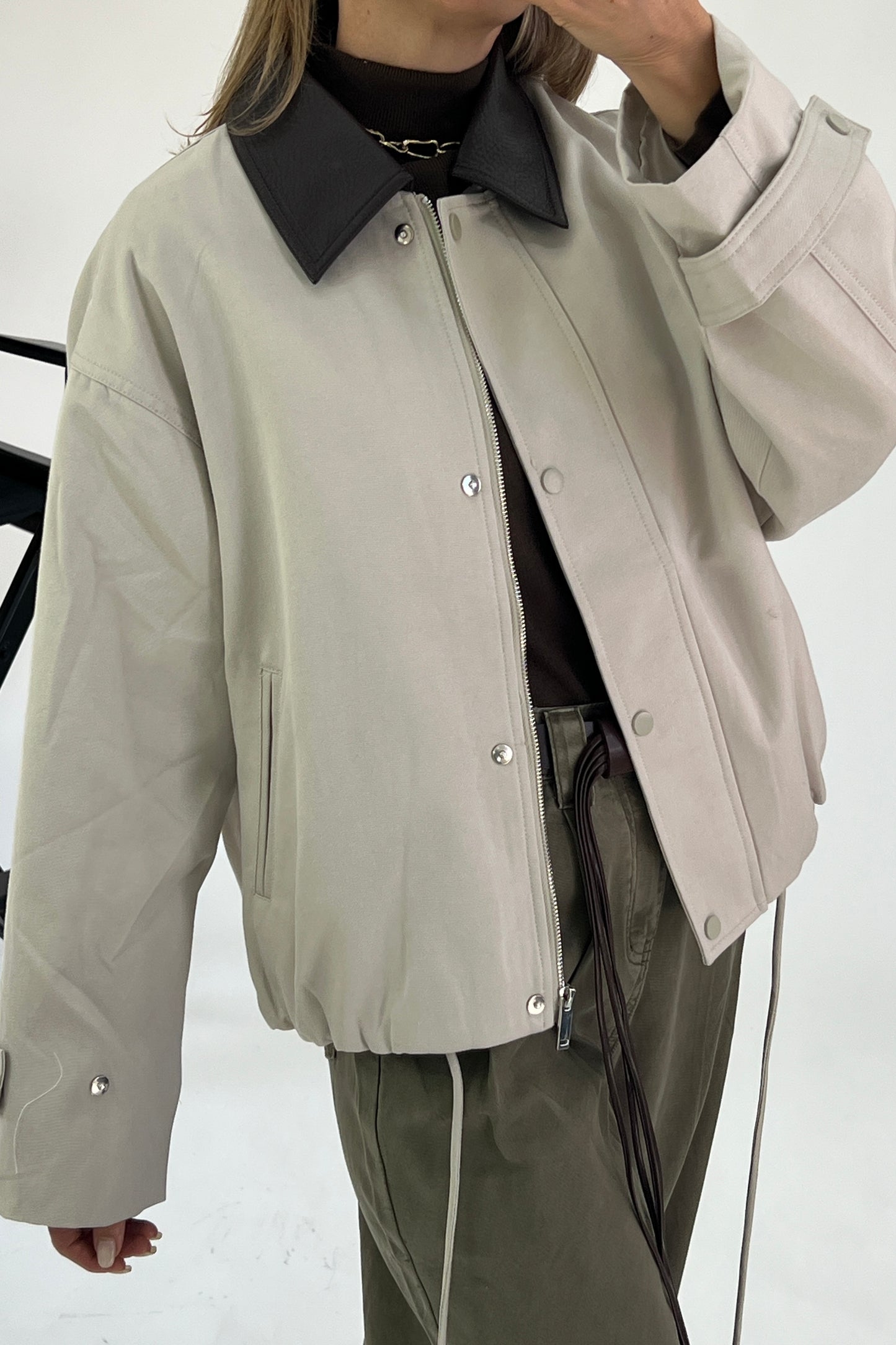 CHAQUETA SOLAPA TIPO PIEL