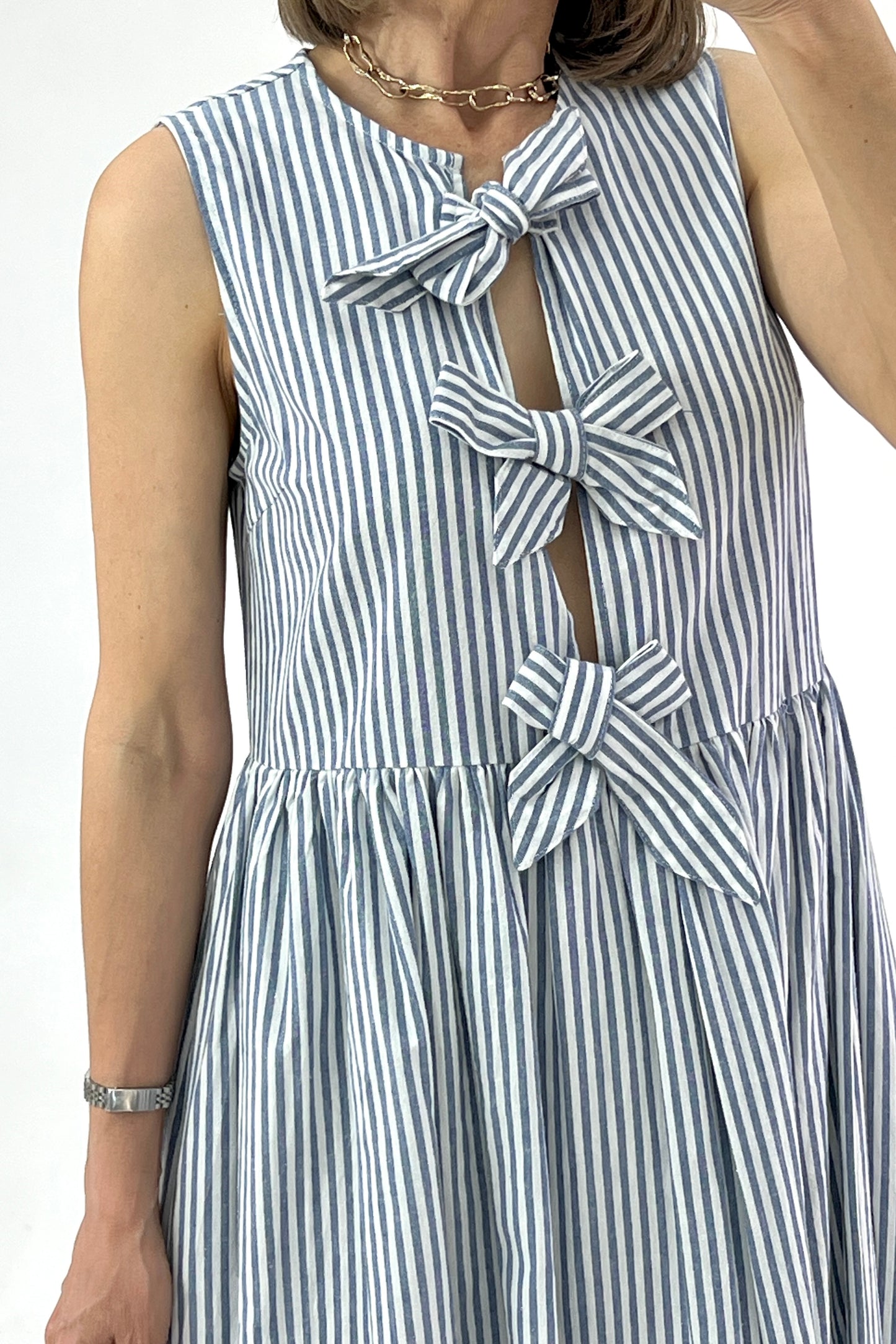 VESTIDO MOÑOS & LINEAS