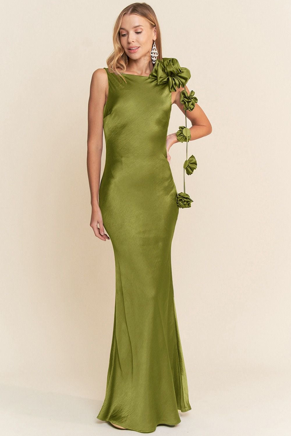 VESTIDO FLOR EN HOMBRO