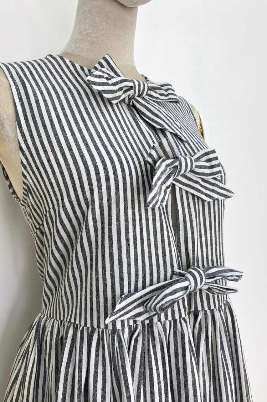 VESTIDO MOÑOS & LINEAS