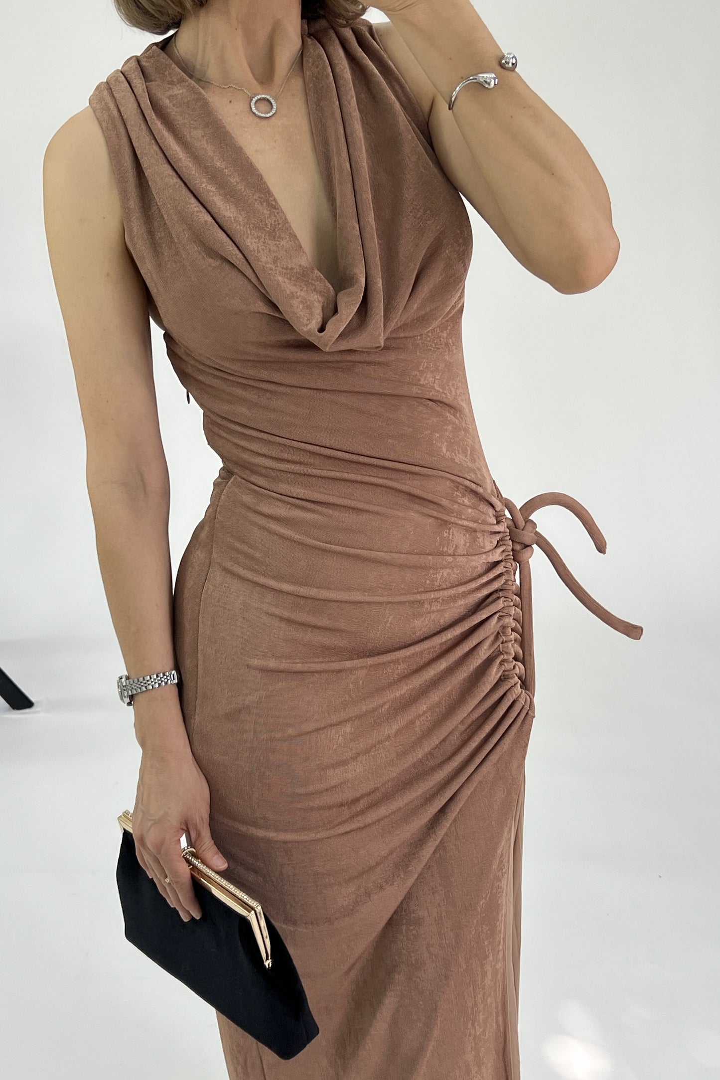 VESTIDO COSTADO AJUSTADO
