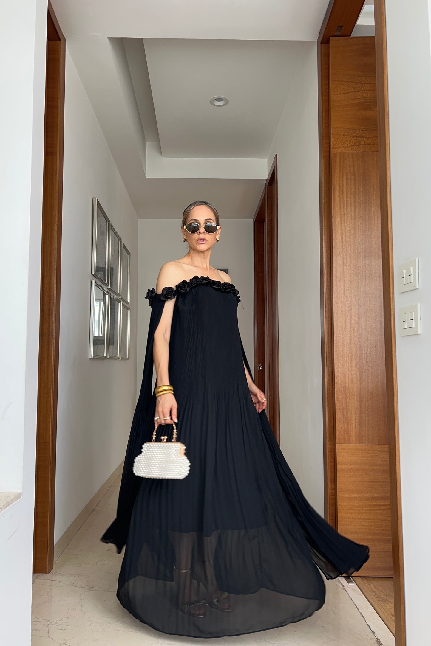 VESTIDO FLORES RESALTADAS