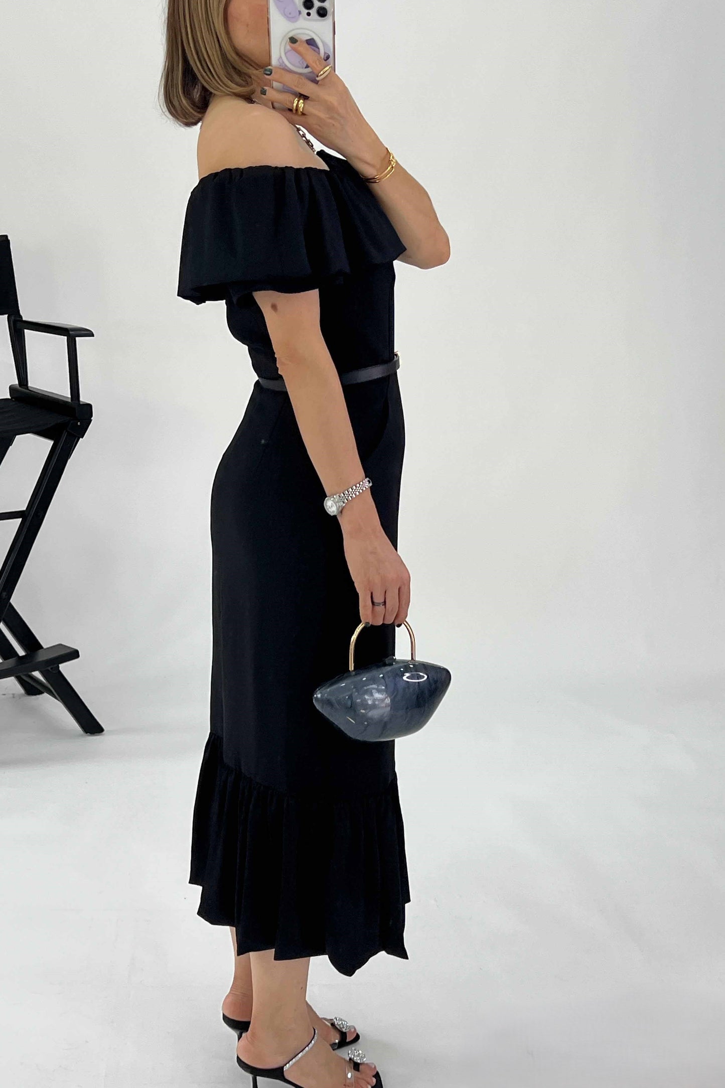 VESTIDO STRAPLESS & OLANES