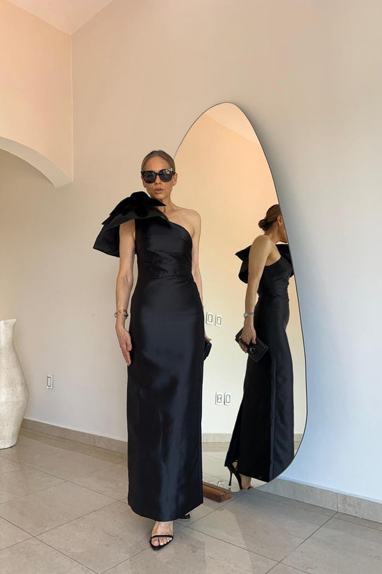 VESTIDO MOÑO EN HOMBRO