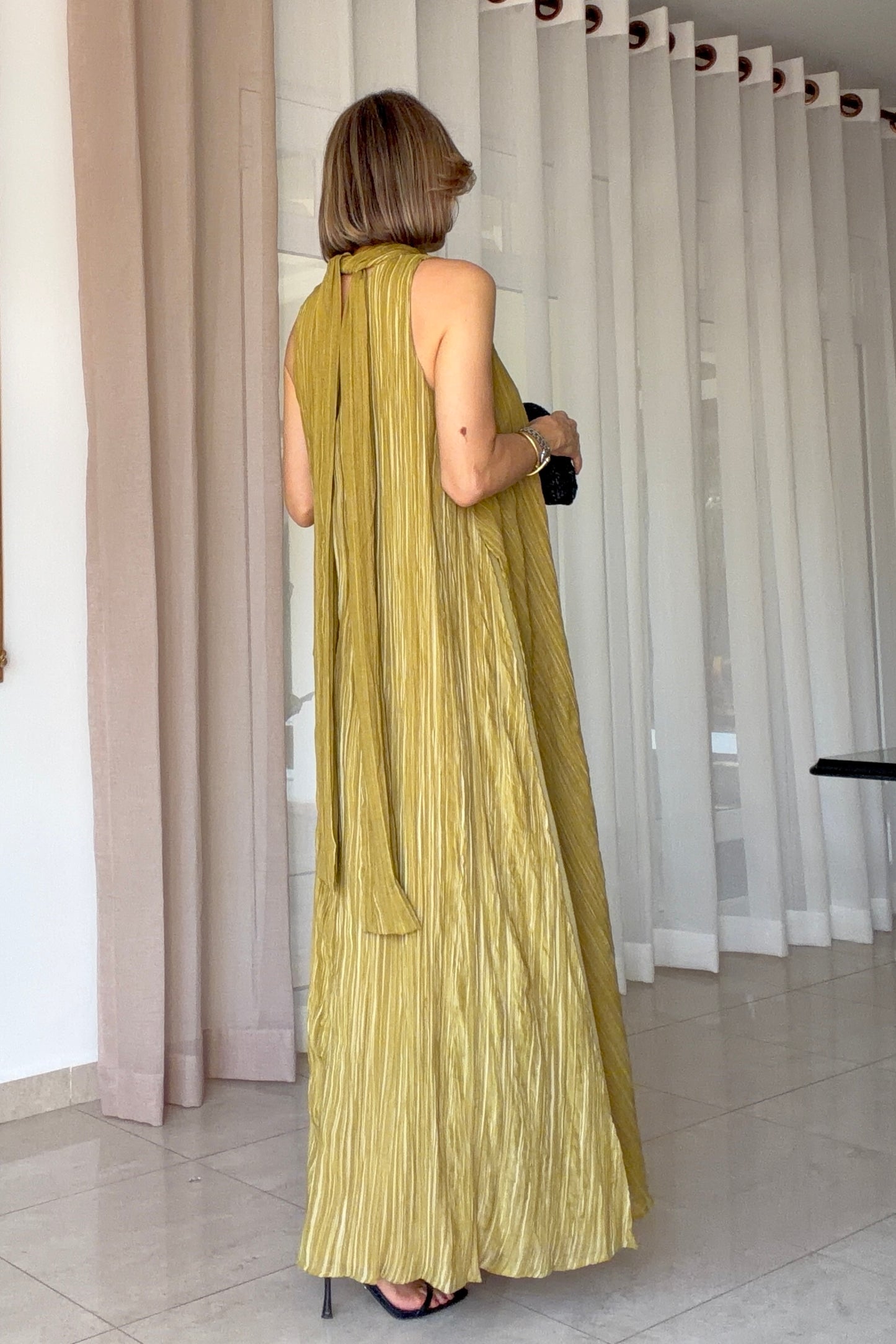 VESTIDO CUELLO ALTO