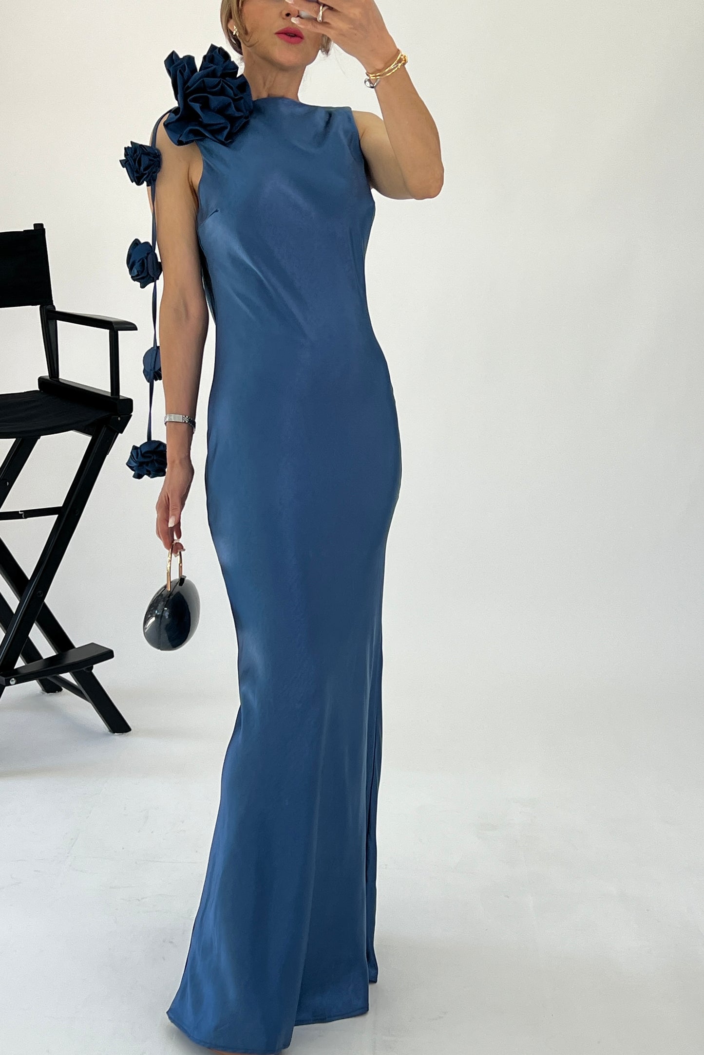 VESTIDO FLOR EN HOMBRO