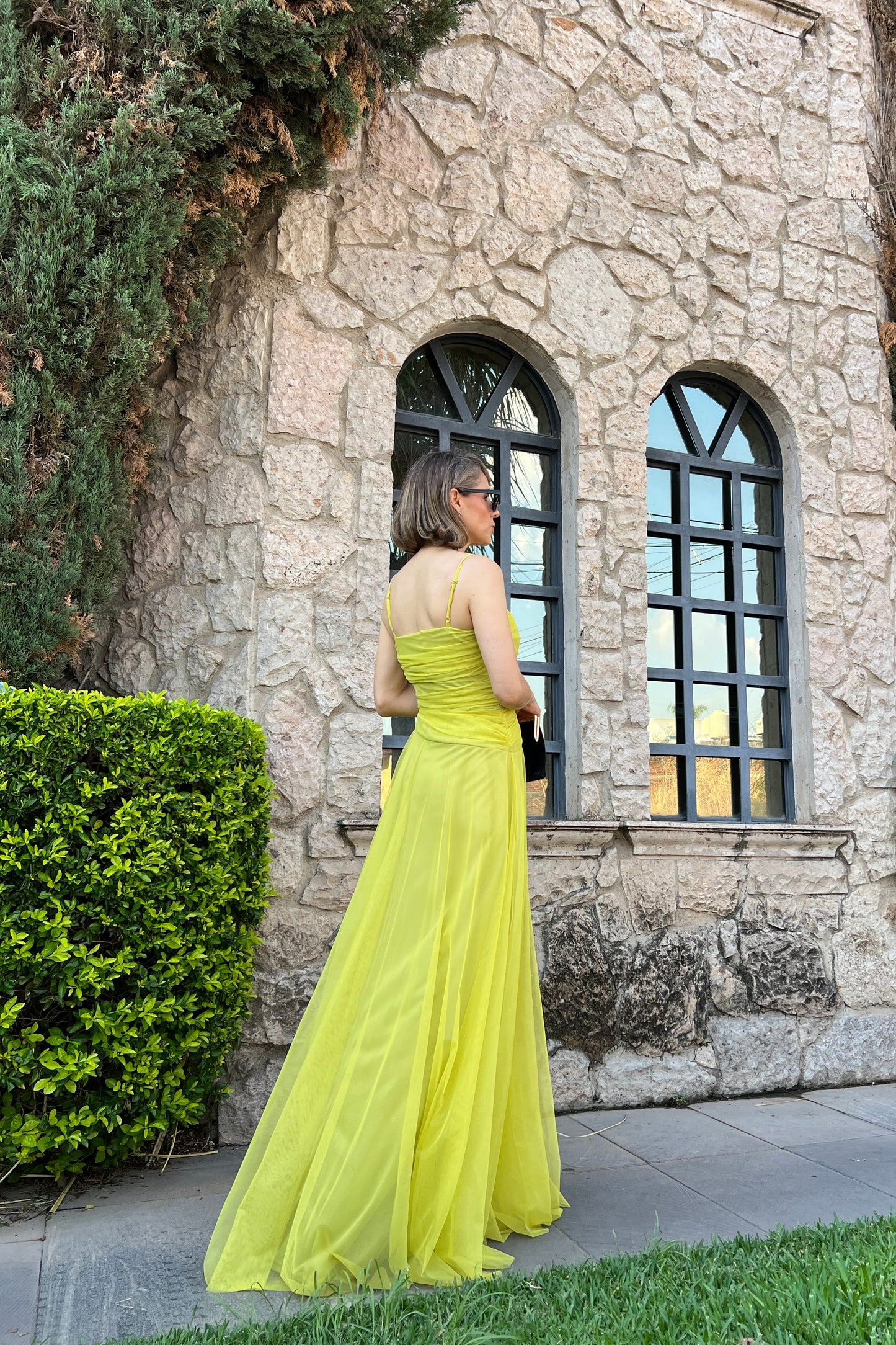 VESTIDO DETALLE COSTADO
