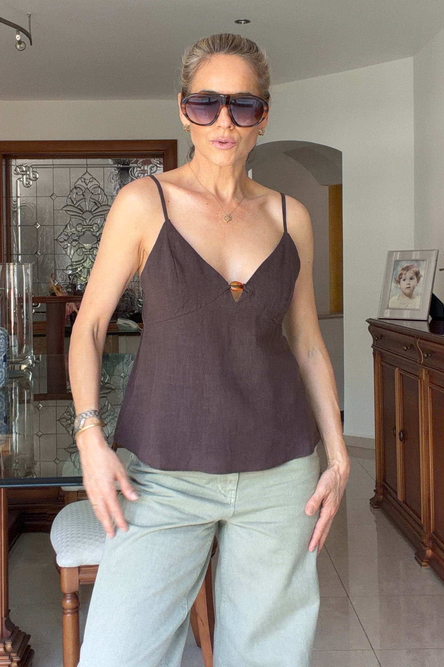 BLUSA DETALLE ESCOTE