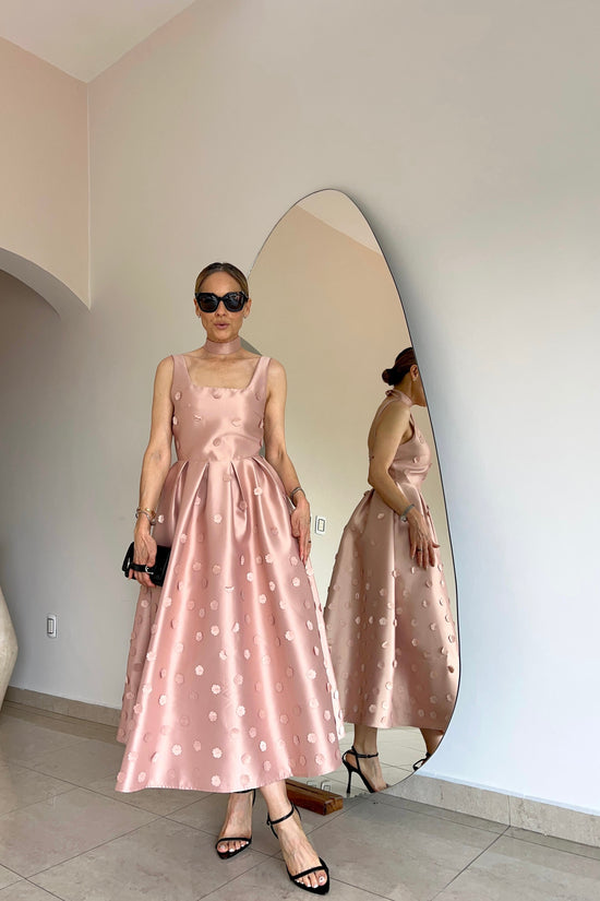 VESTIDO FLORES RESALTADAS