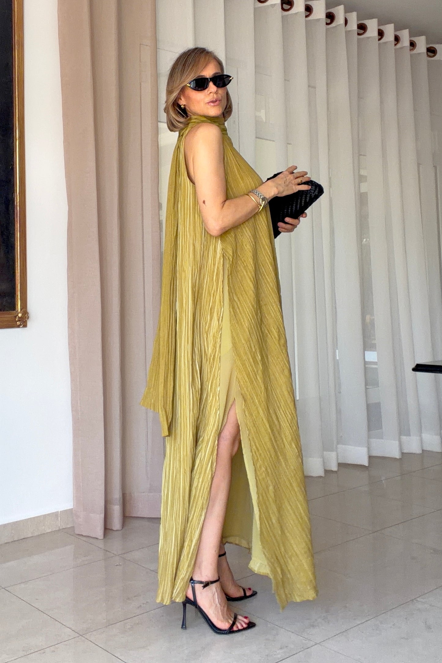 VESTIDO CUELLO ALTO