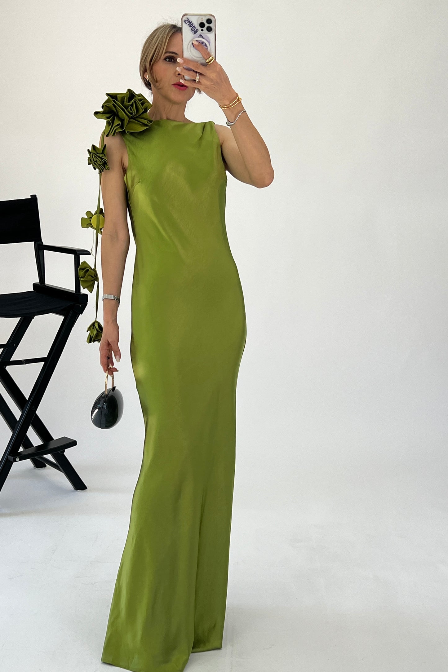 VESTIDO FLOR EN HOMBRO