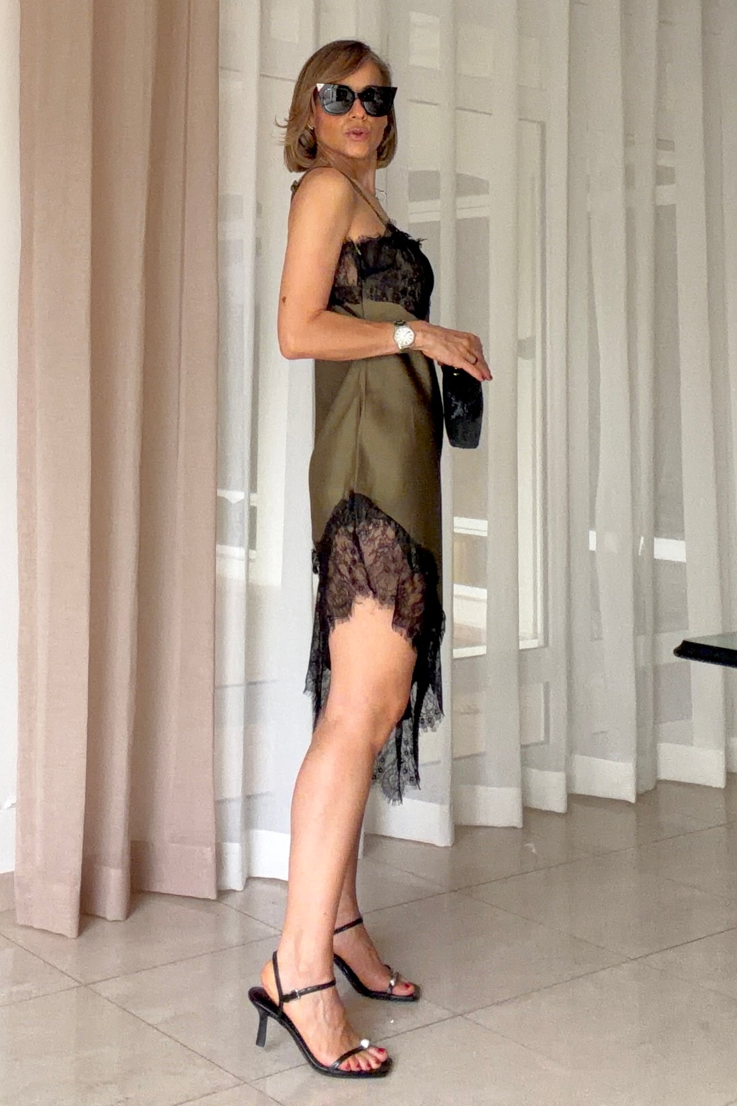 VESTIDO ENCAJE & ASIMETRICO
