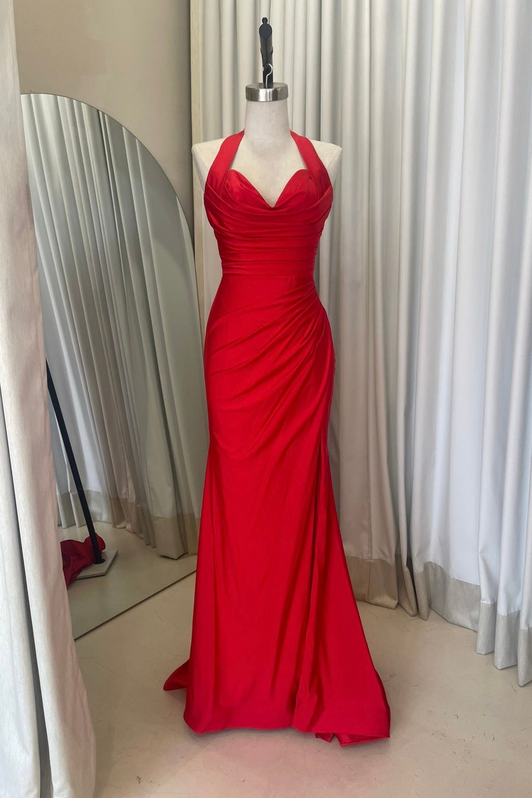 VESTIDO HALTER & DRAPEADO