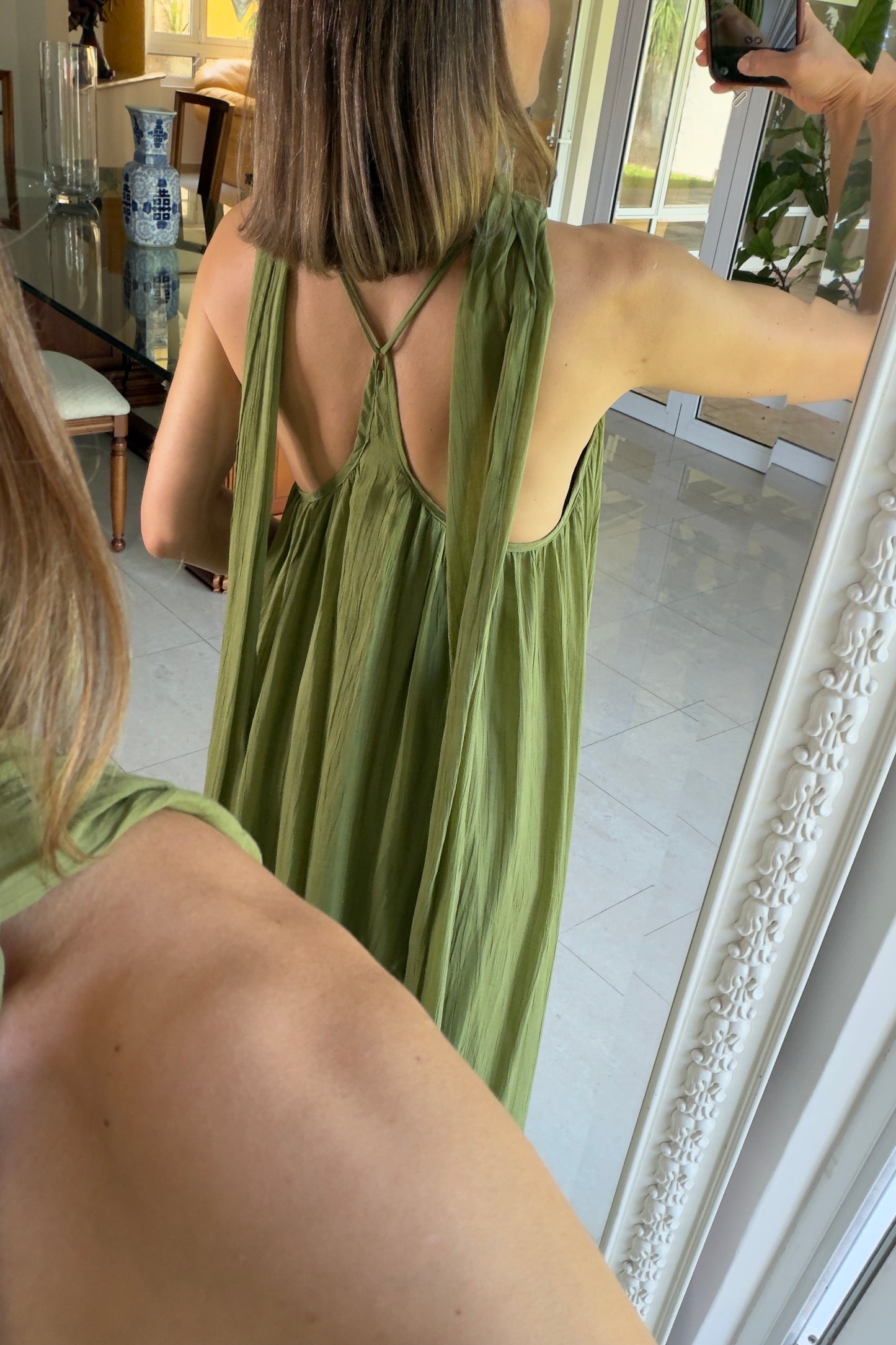 VESTIDO ESCOTE V & CORBATIN