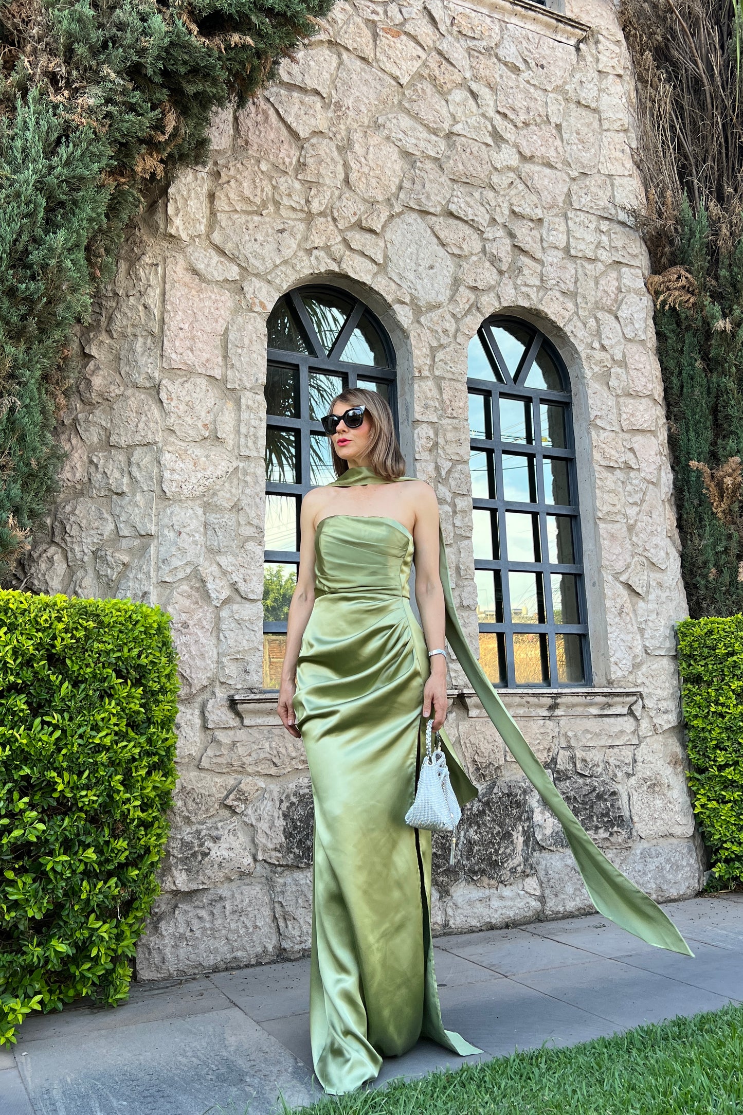 VESTIDO CON CORBATIN