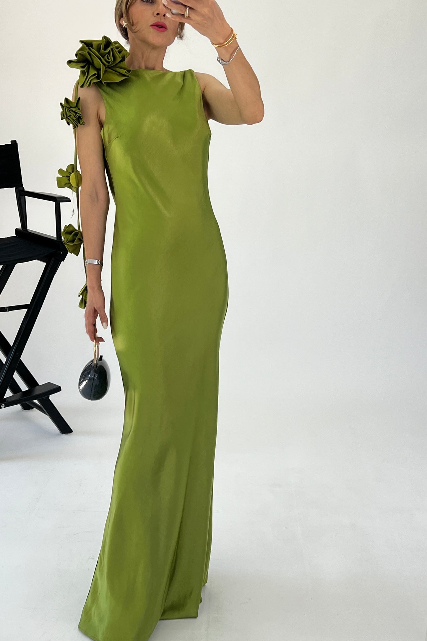 VESTIDO FLOR EN HOMBRO