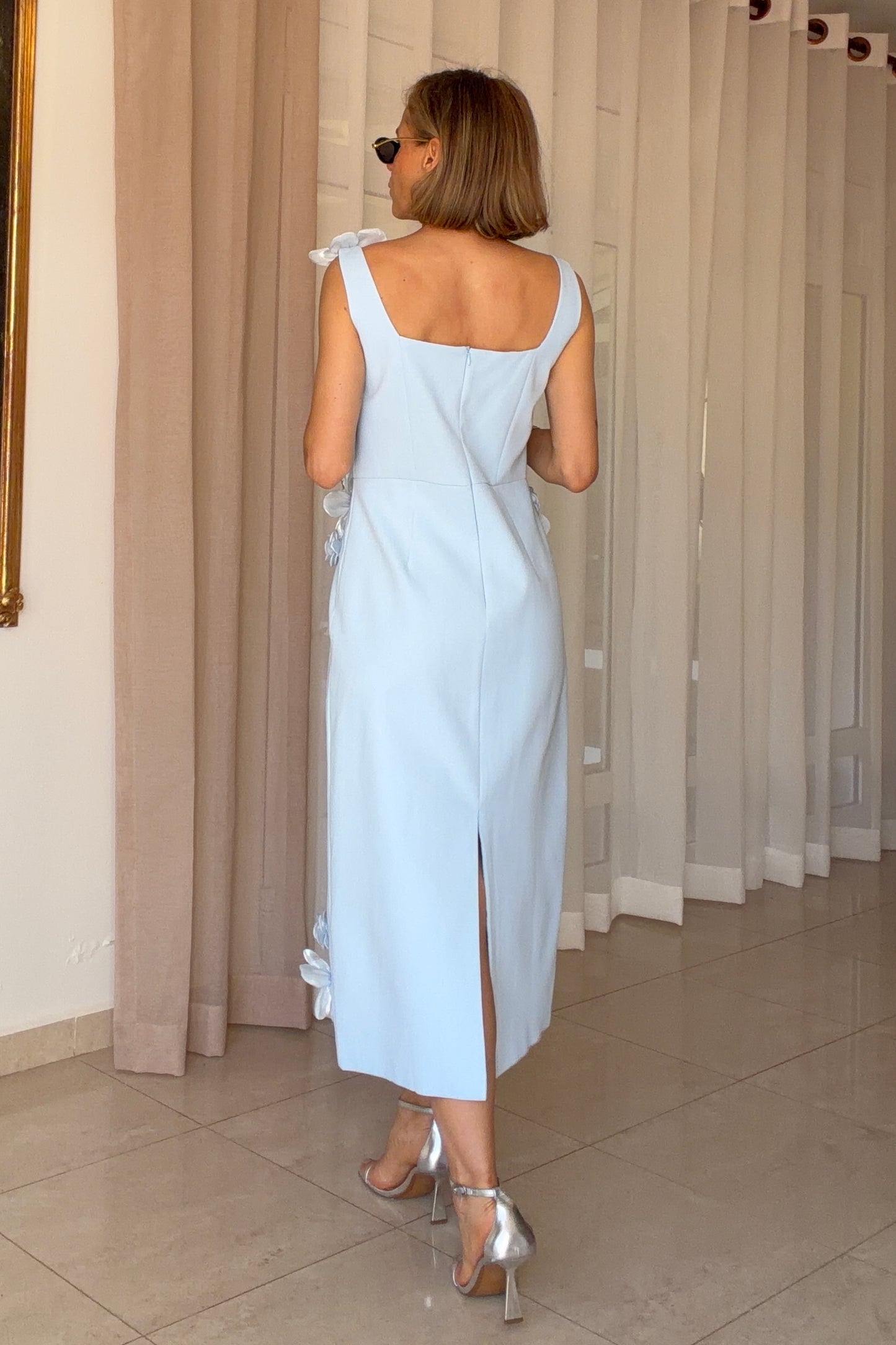 VESTIDO FLORES RESALTADAS