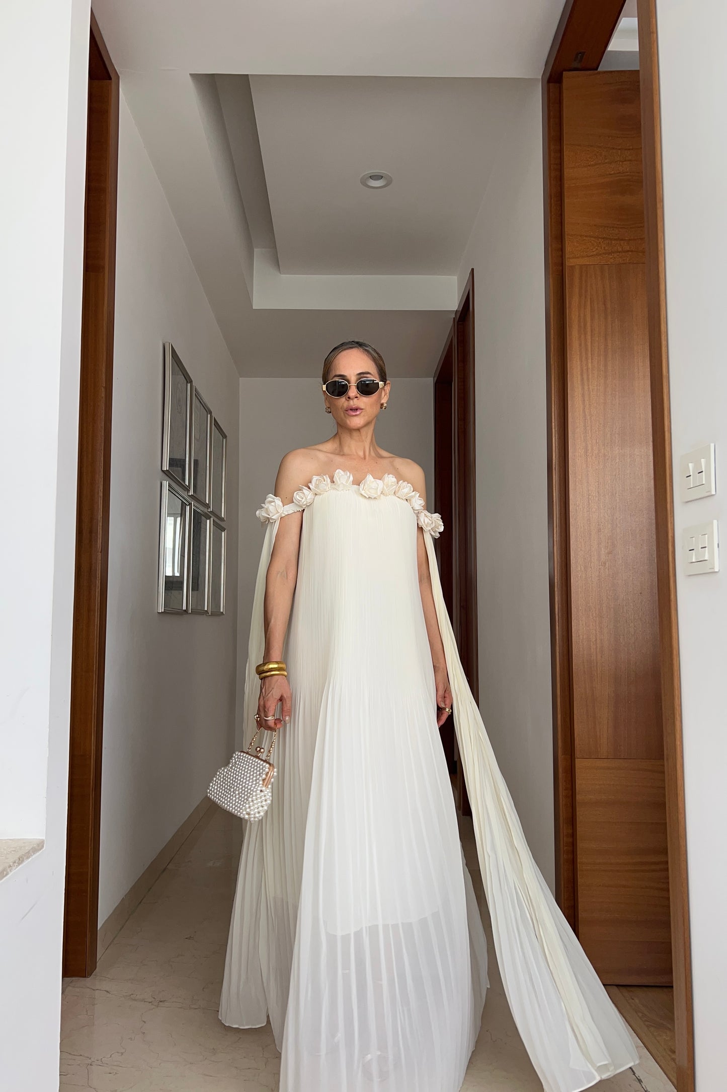 VESTIDO FLORES RESALTADAS