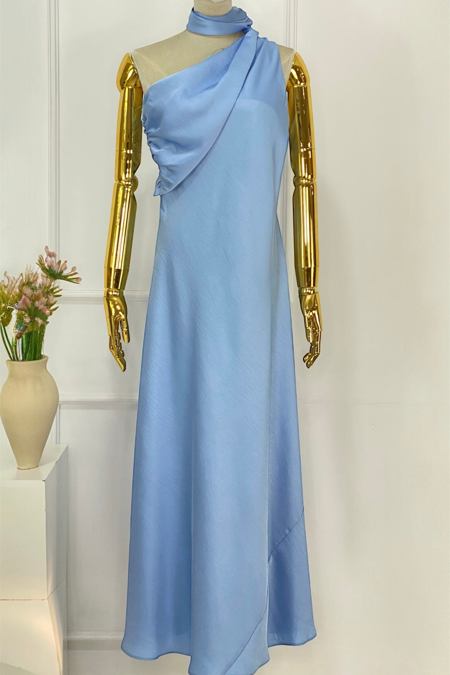 VESTIDO DETALLE CUELLO