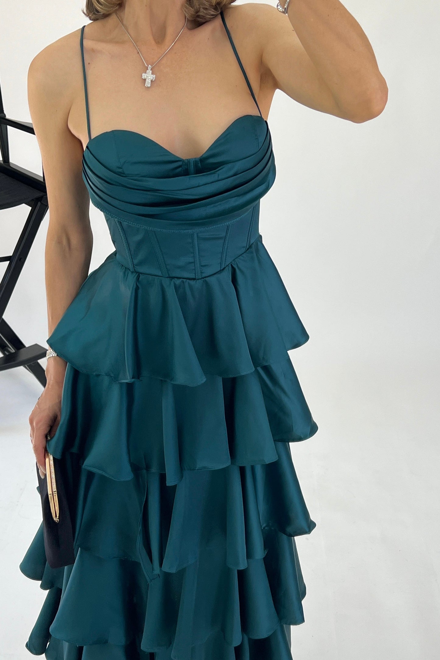VESTIDO CAPAS SATIN