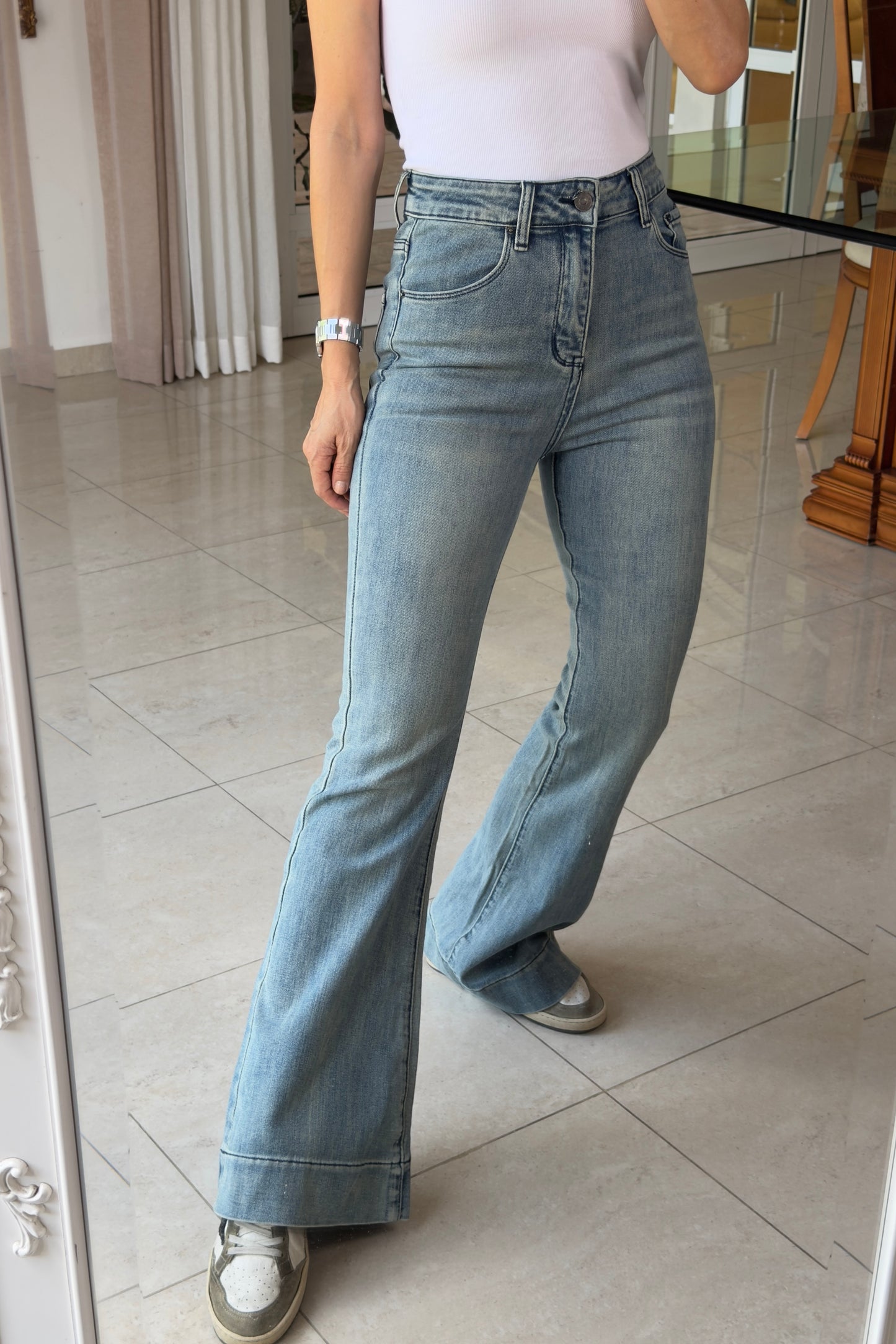 JEANS AJUSTADOS FLARE