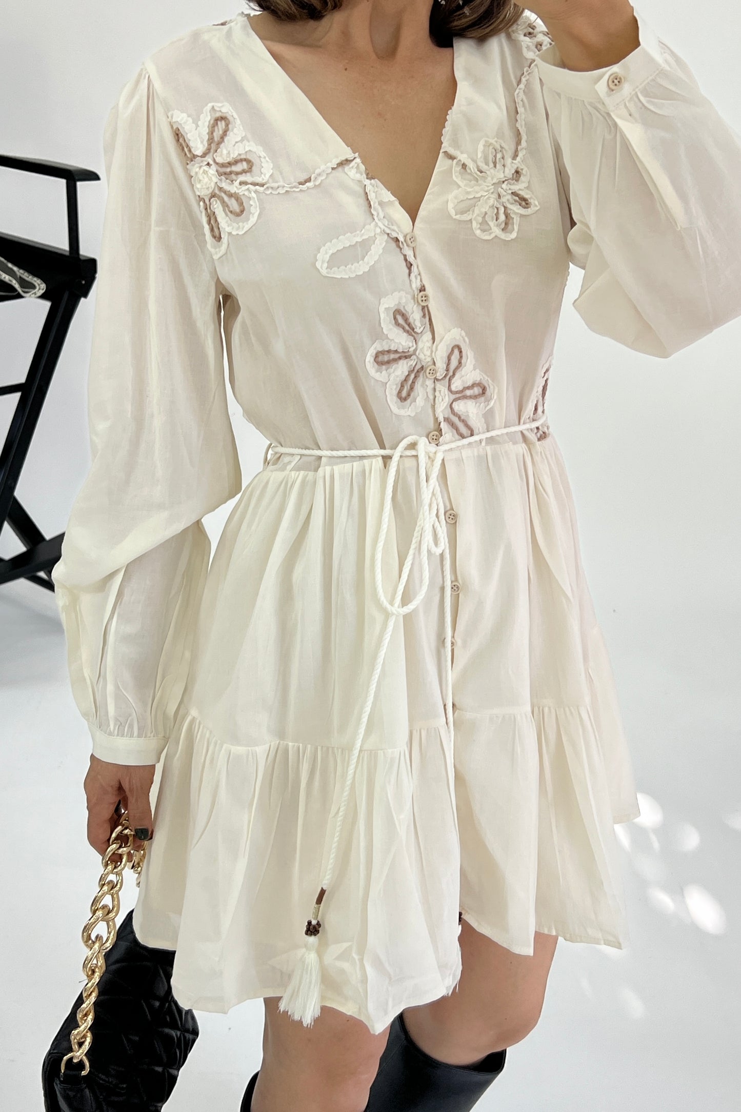 VESTIDO DETALLE FLORES