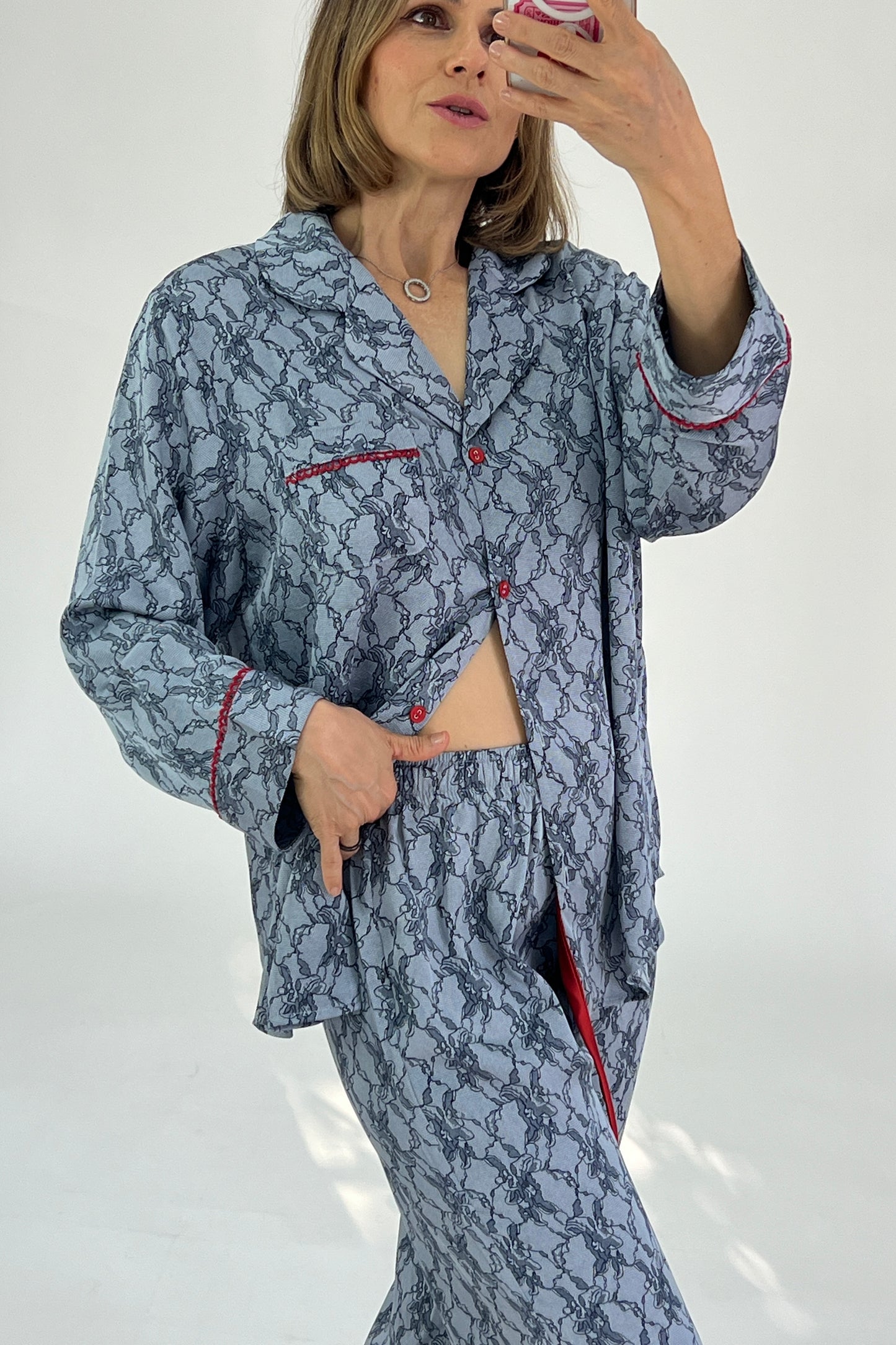 PIJAMA DETALLES ROJOS