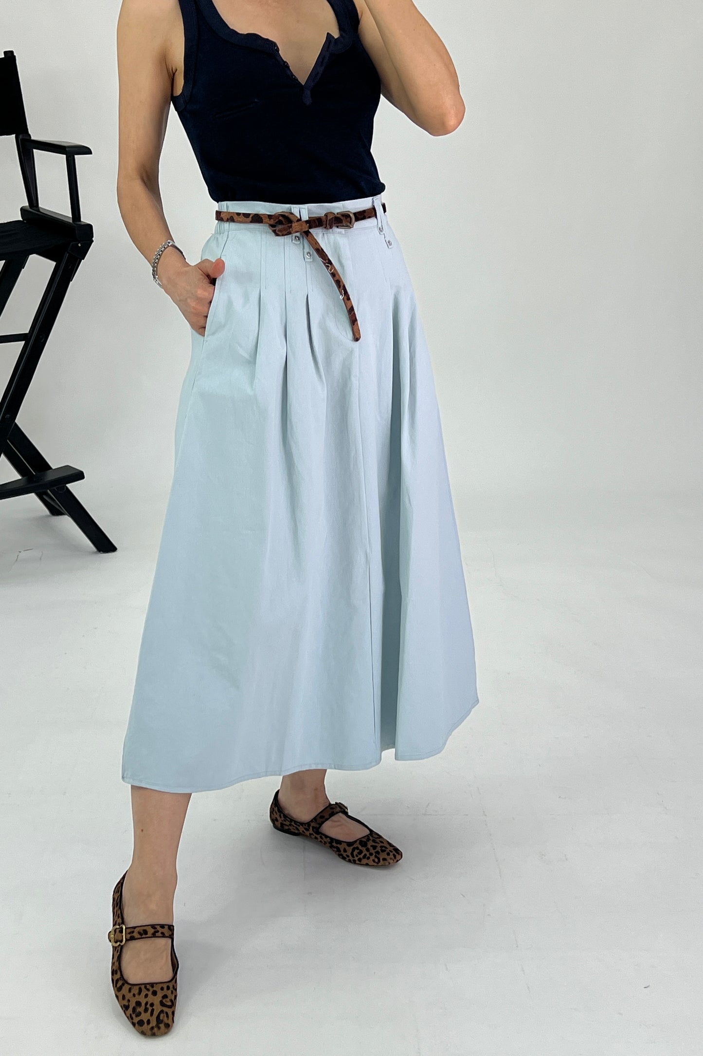 FALDA DETALLE PINZAS