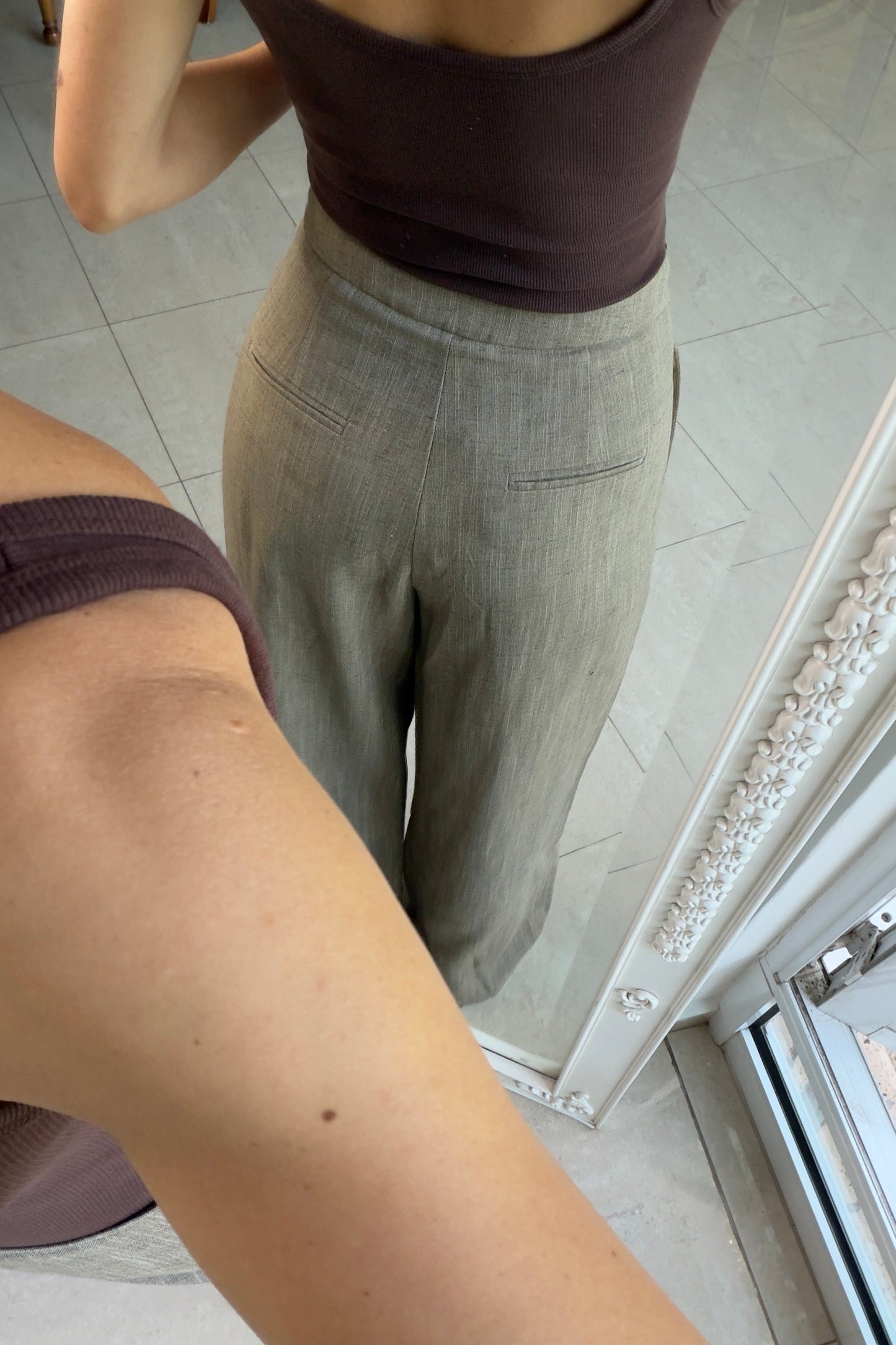 PANTALON DETALLE ANUDADO