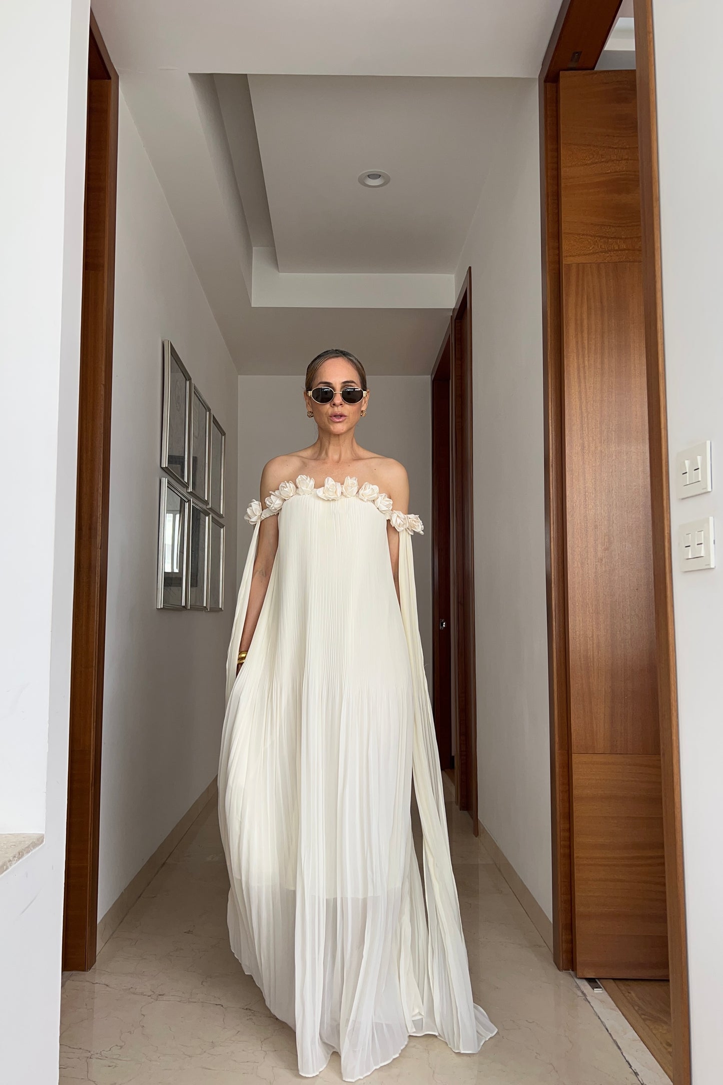 VESTIDO FLORES RESALTADAS