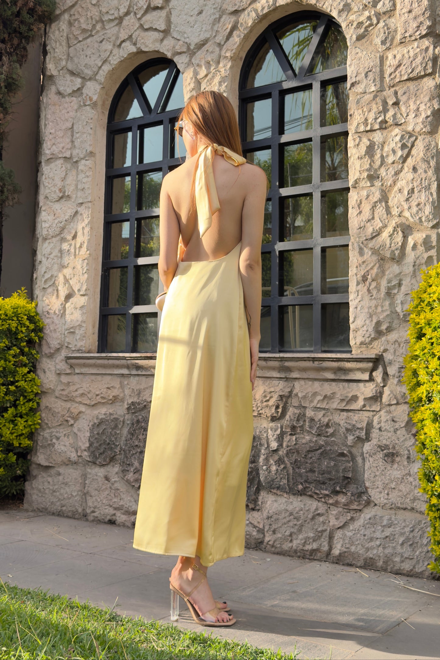 VESTIDO ESPALDA DESCUBIERTA