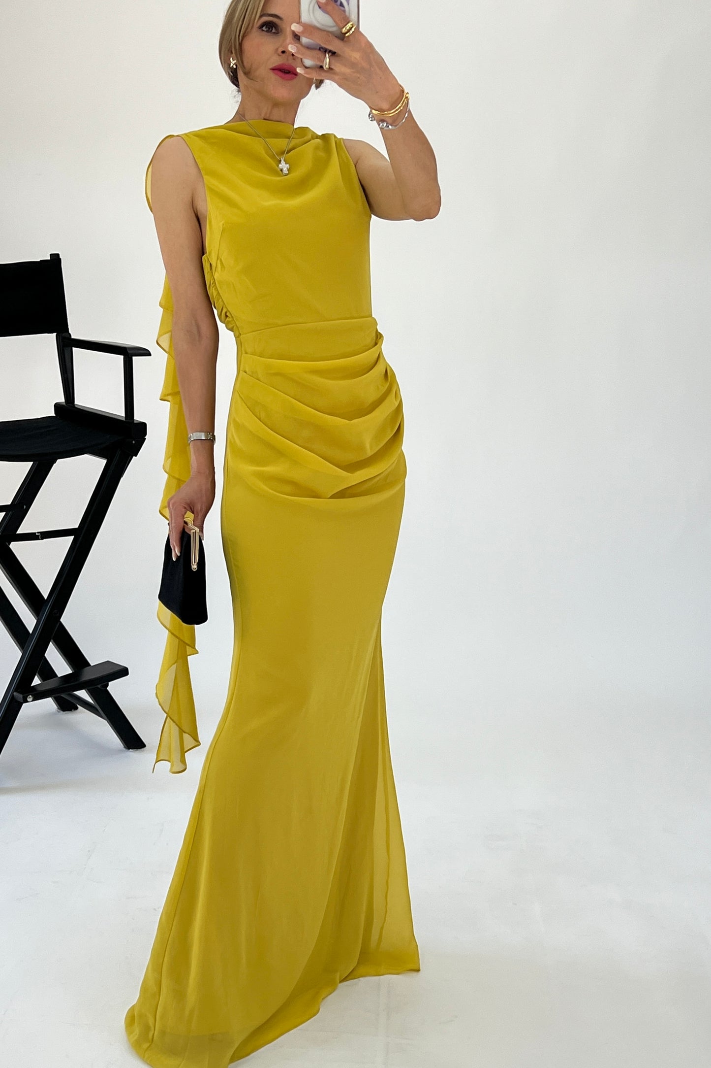 VESTIDO ESCAROLAS