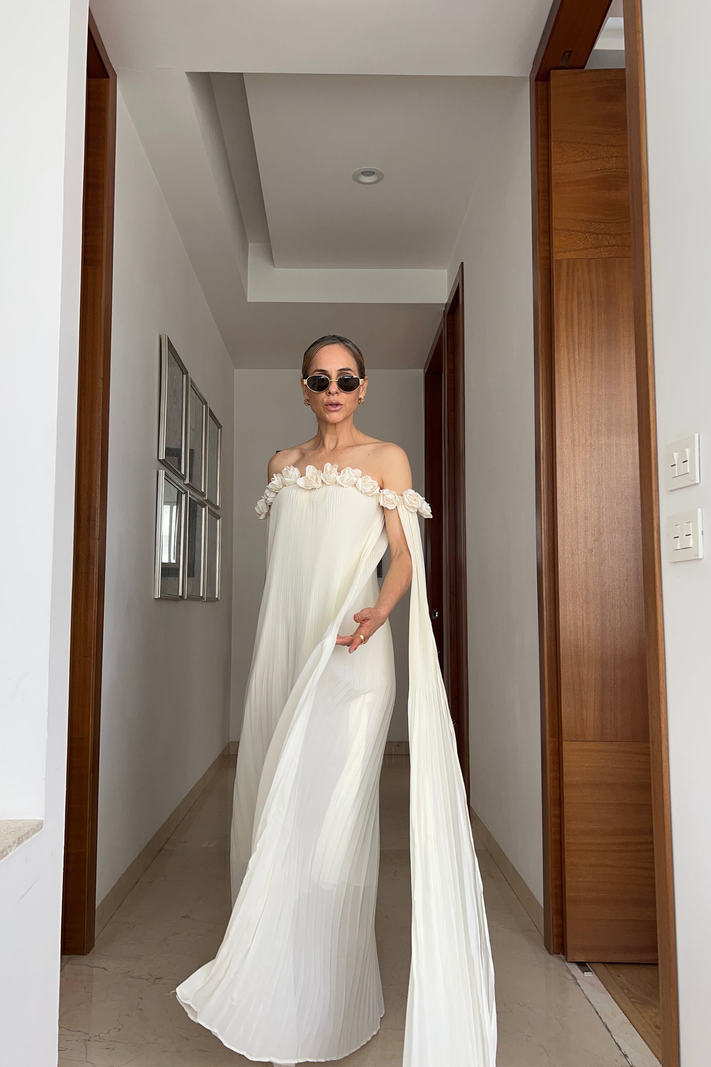 VESTIDO FLORES RESALTADAS