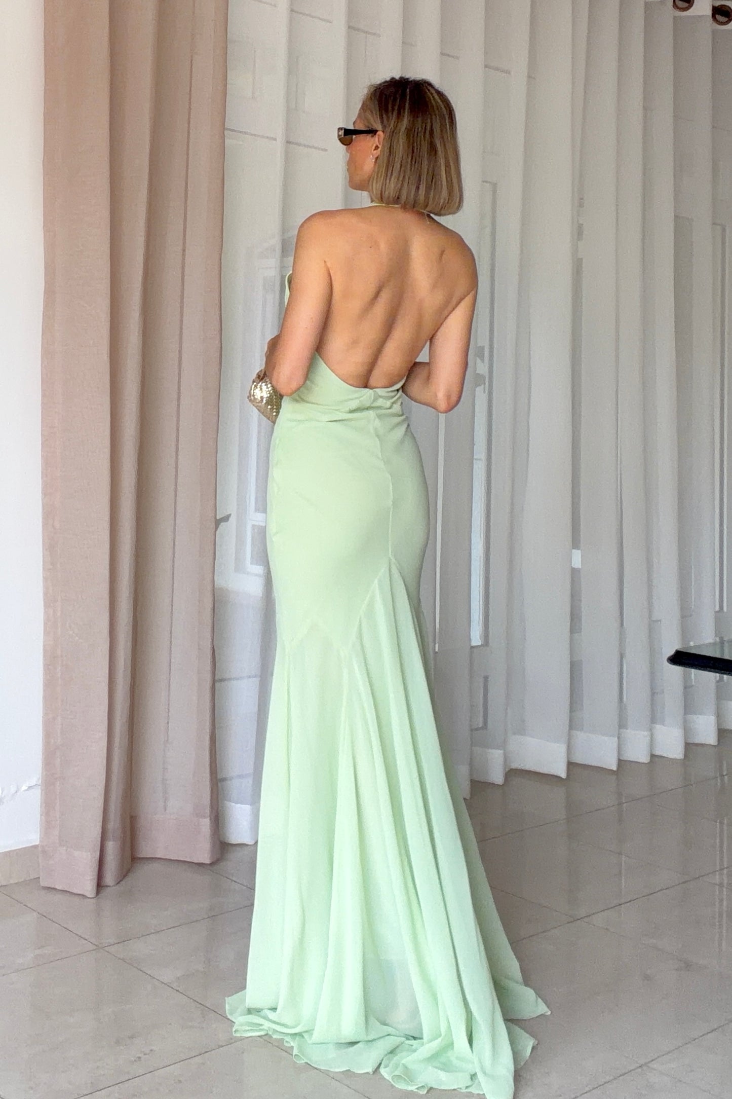 VESTIDO BAJO ASIMETRICO