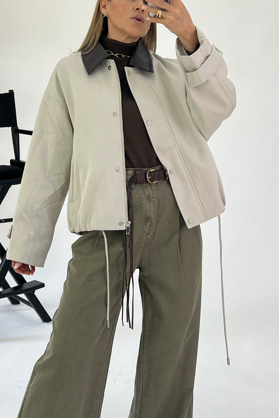 CHAQUETA SOLAPA TIPO PIEL