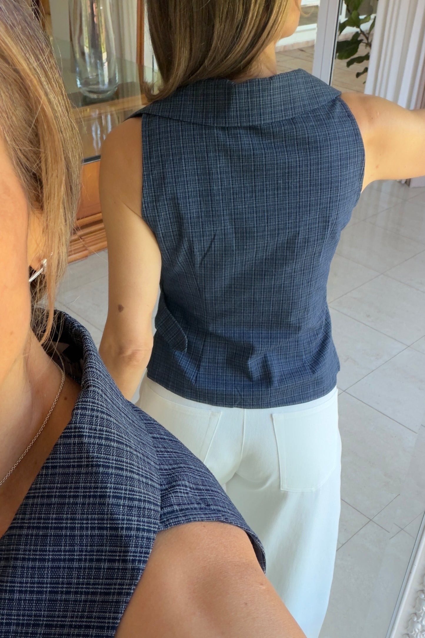 BLUSA DETALLE COSTADO