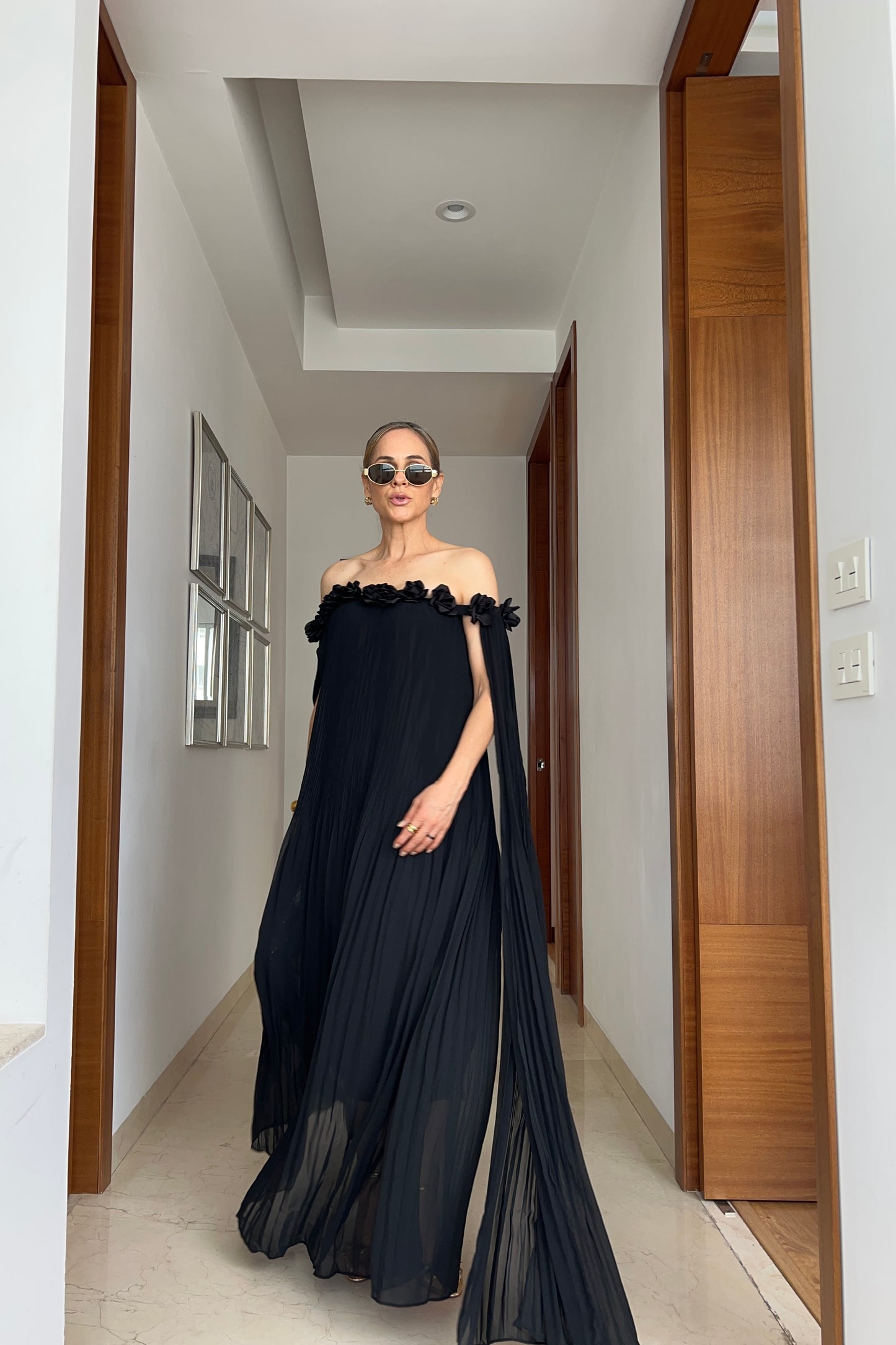 VESTIDO FLORES RESALTADAS