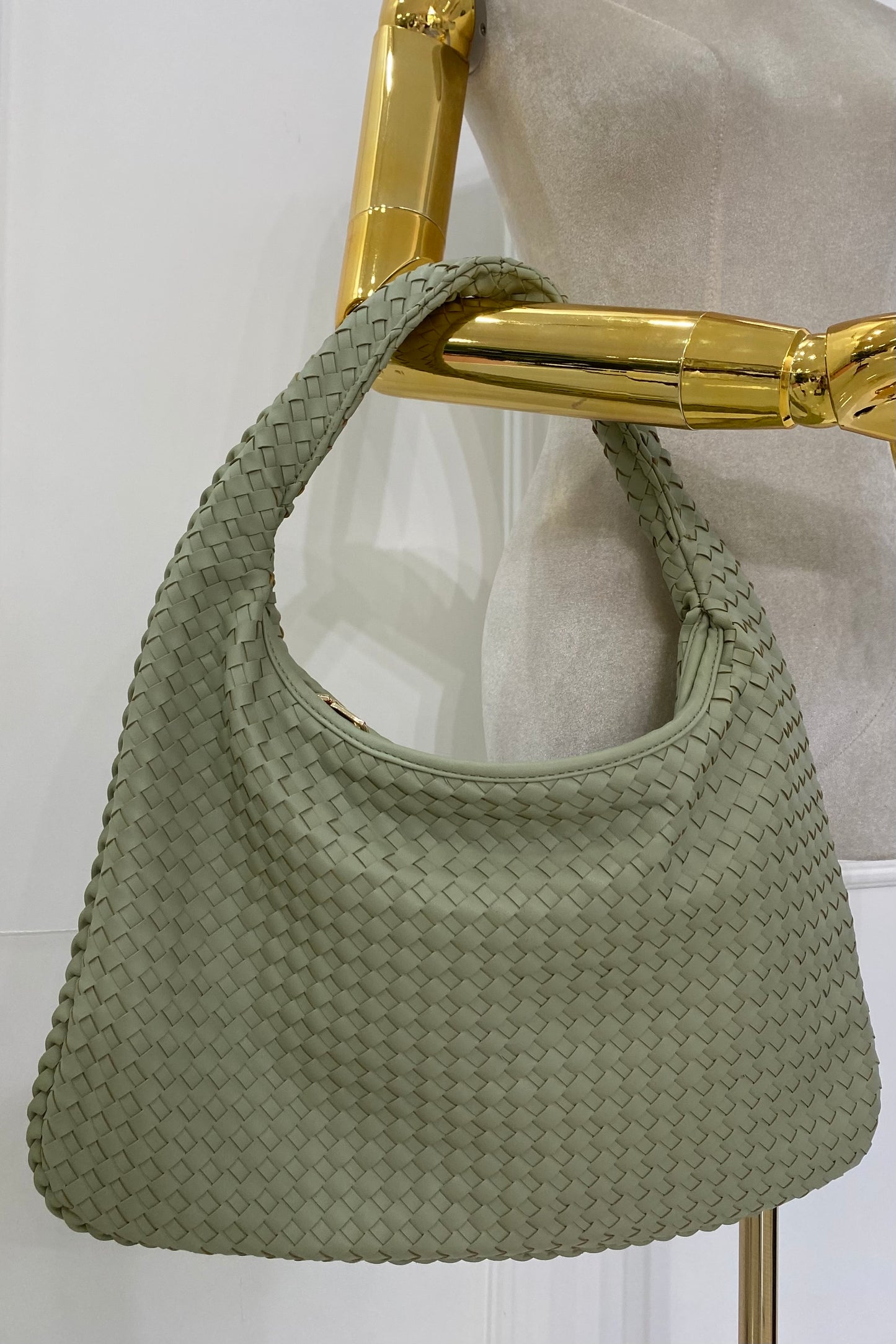 HAND-WOVEN SHOULDER BAG