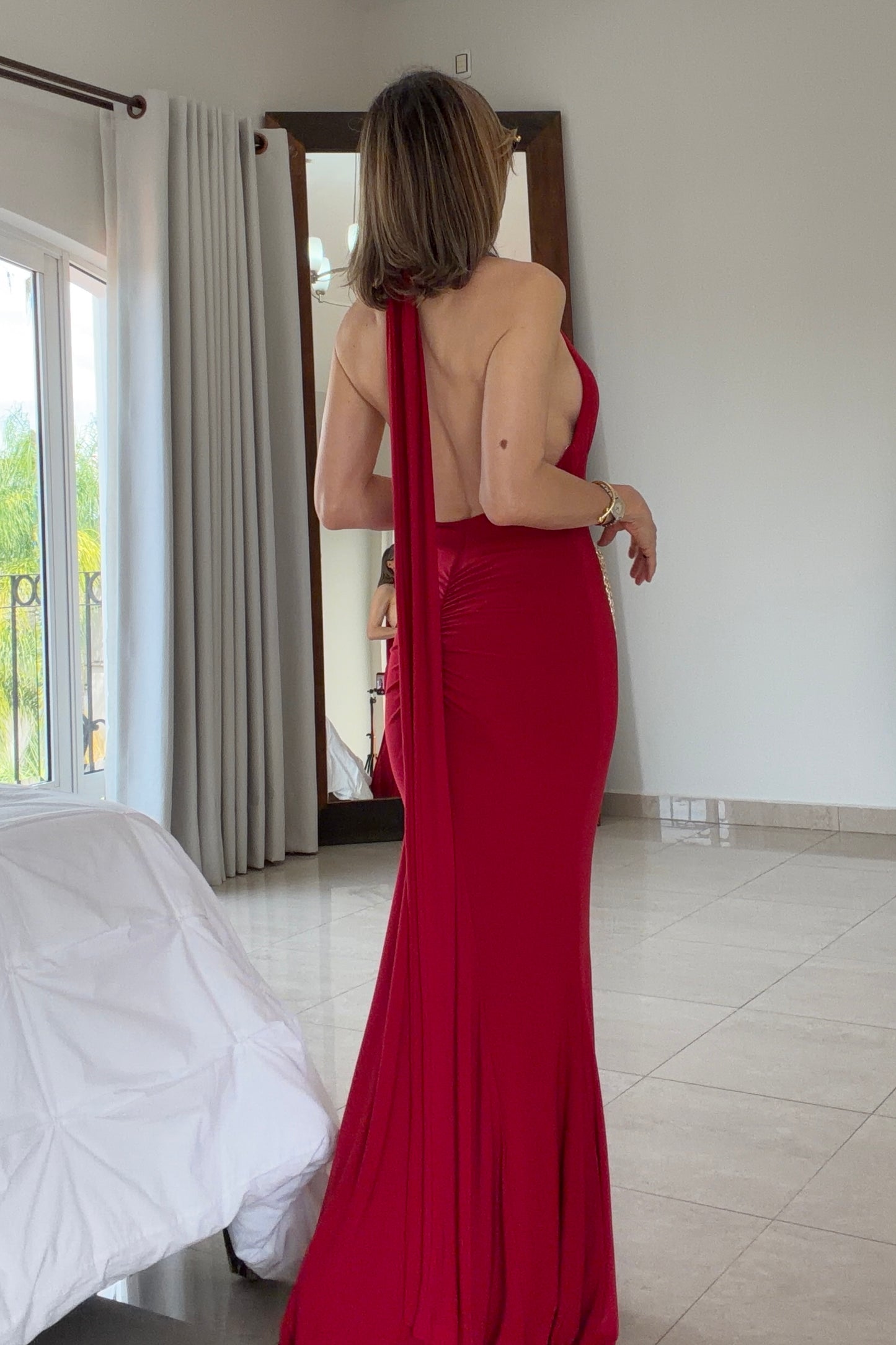 VESTIDO ESCOTE PRONUNCIADO