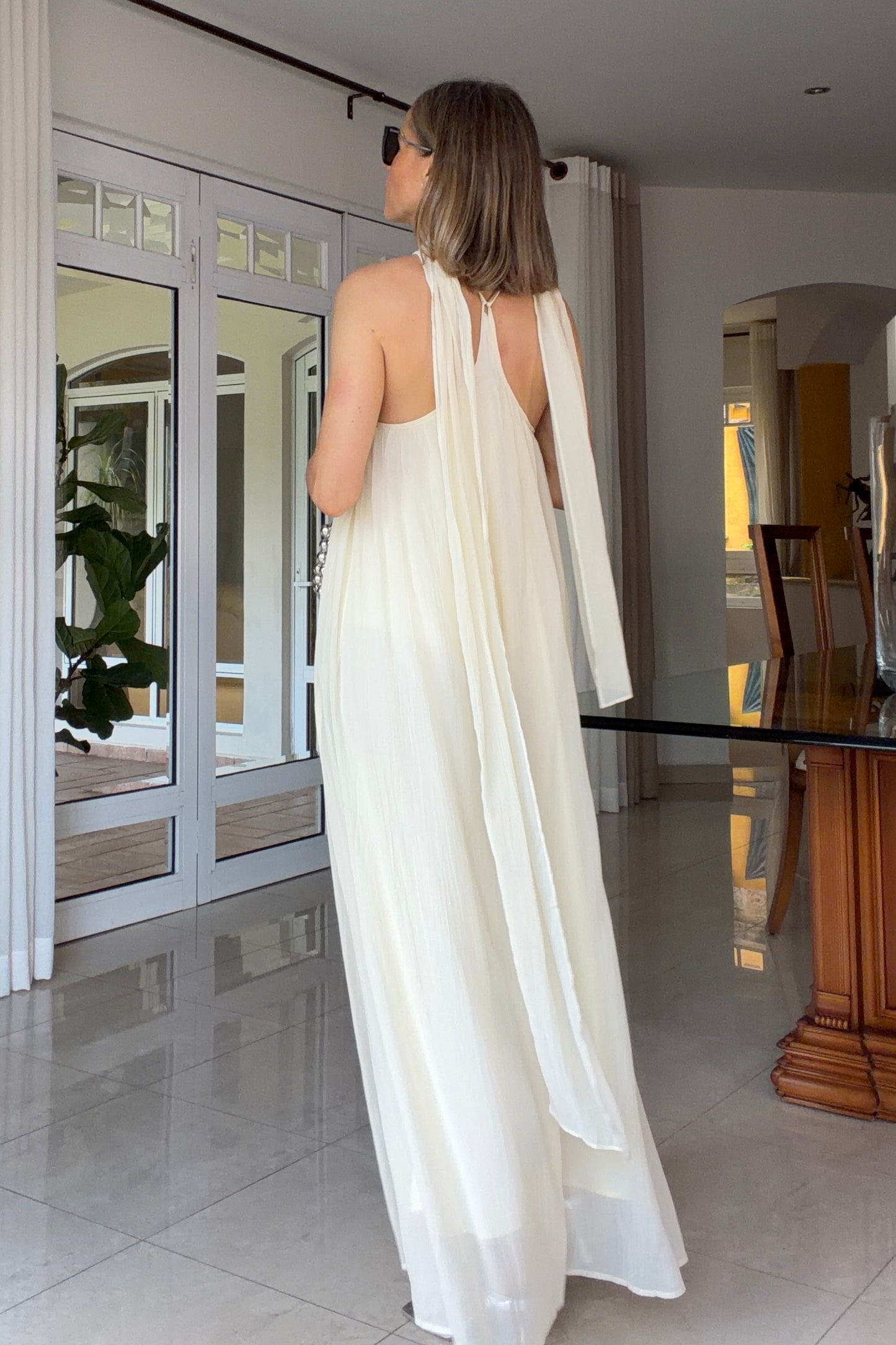 VESTIDO ESCOTE V & CORBATIN