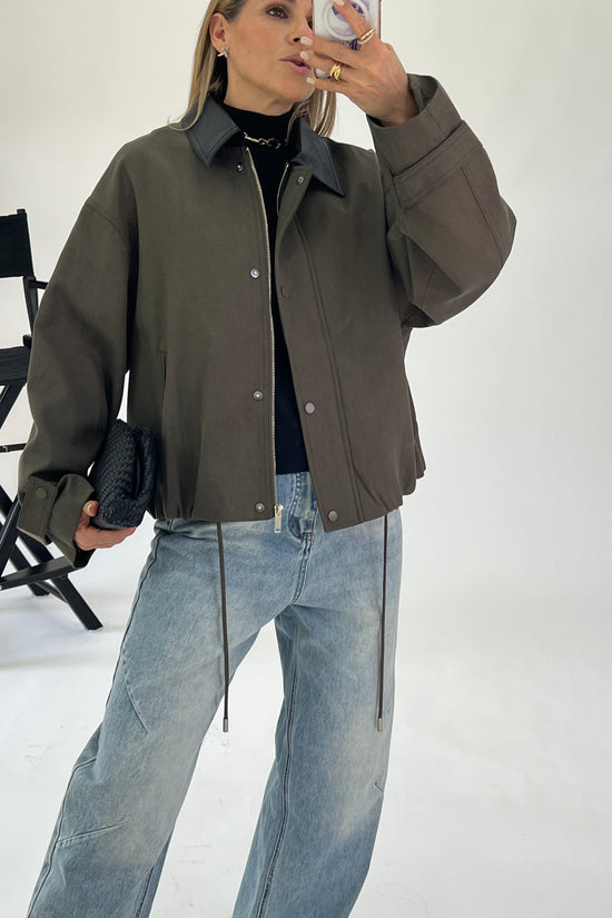 CHAQUETA SOLAPA TIPO PIEL