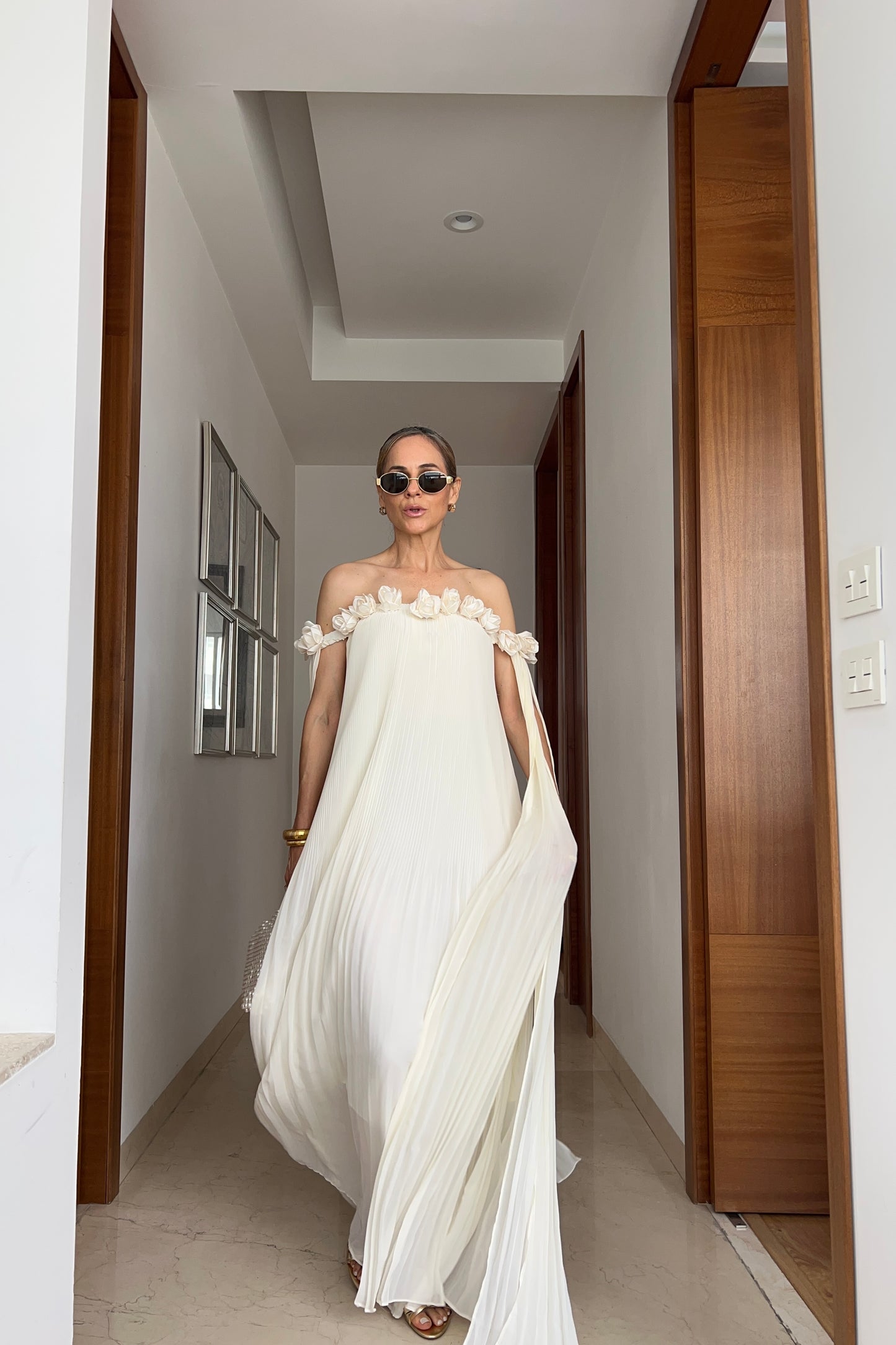 VESTIDO FLORES RESALTADAS