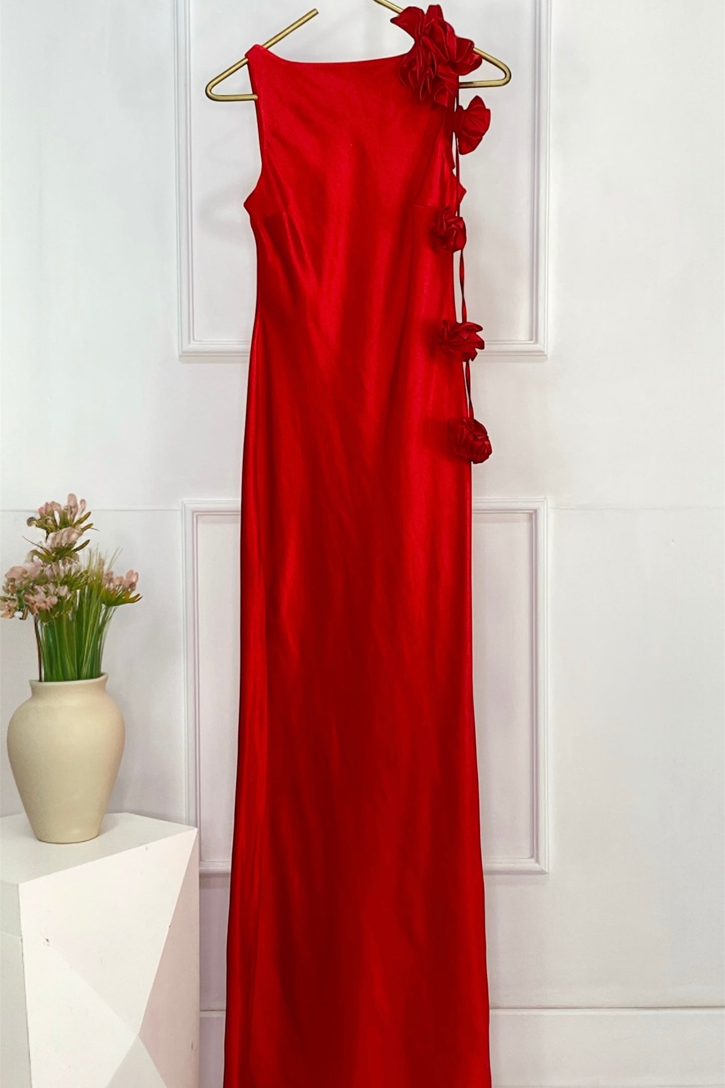 VESTIDO FLOR EN HOMBRO