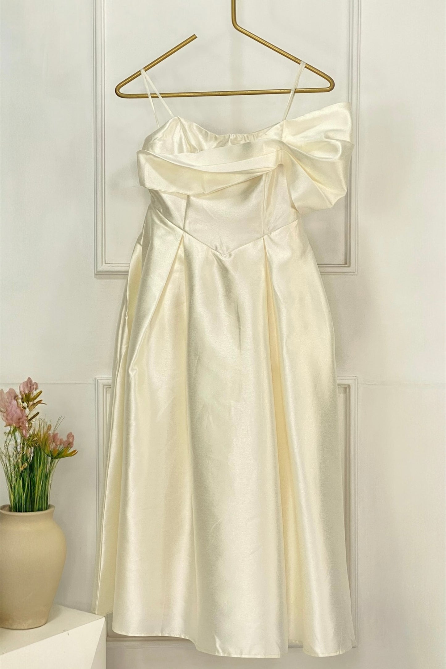 VESTIDO MANGA ASIMETRICA