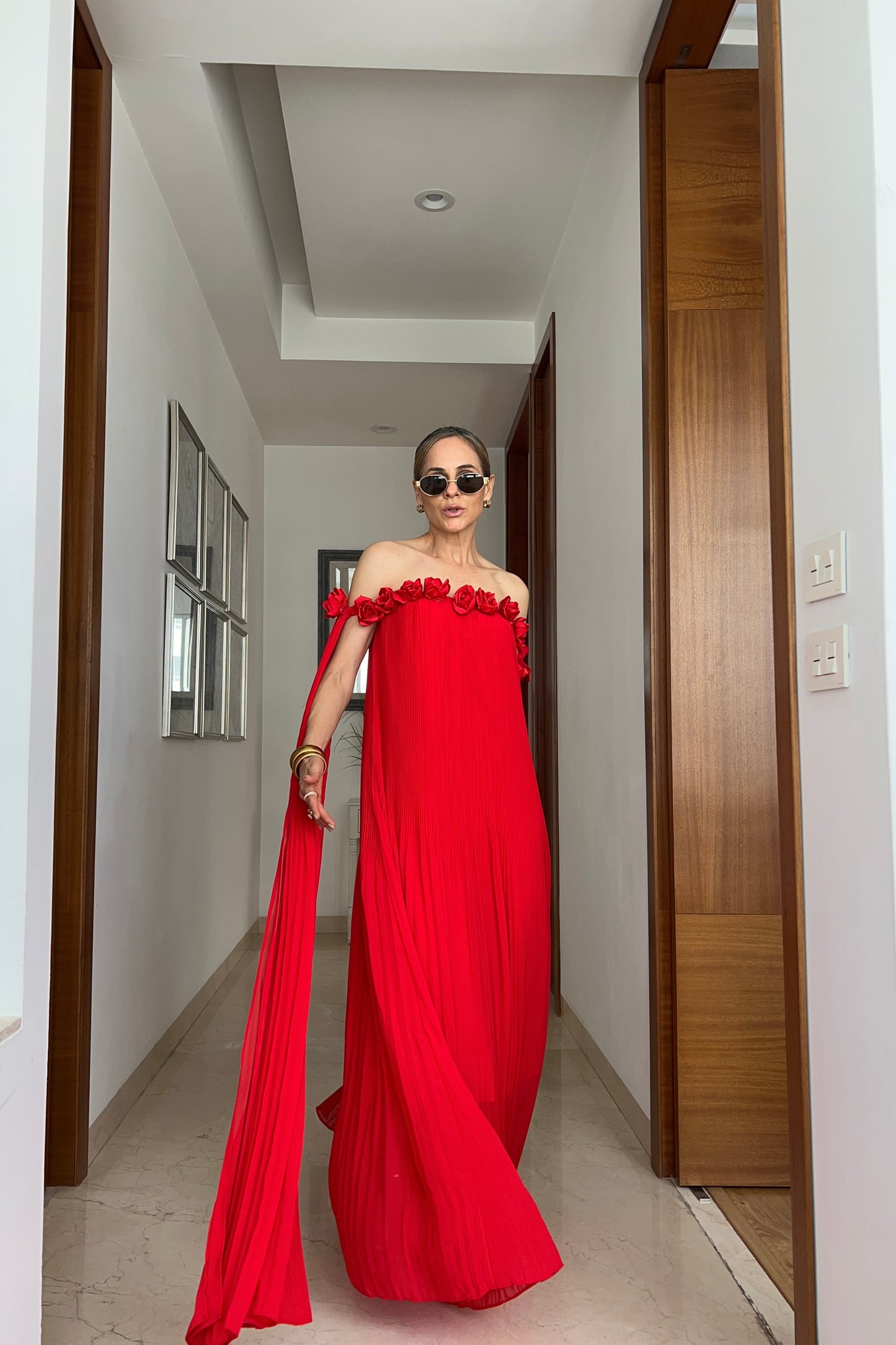 VESTIDO FLORES RESALTADAS