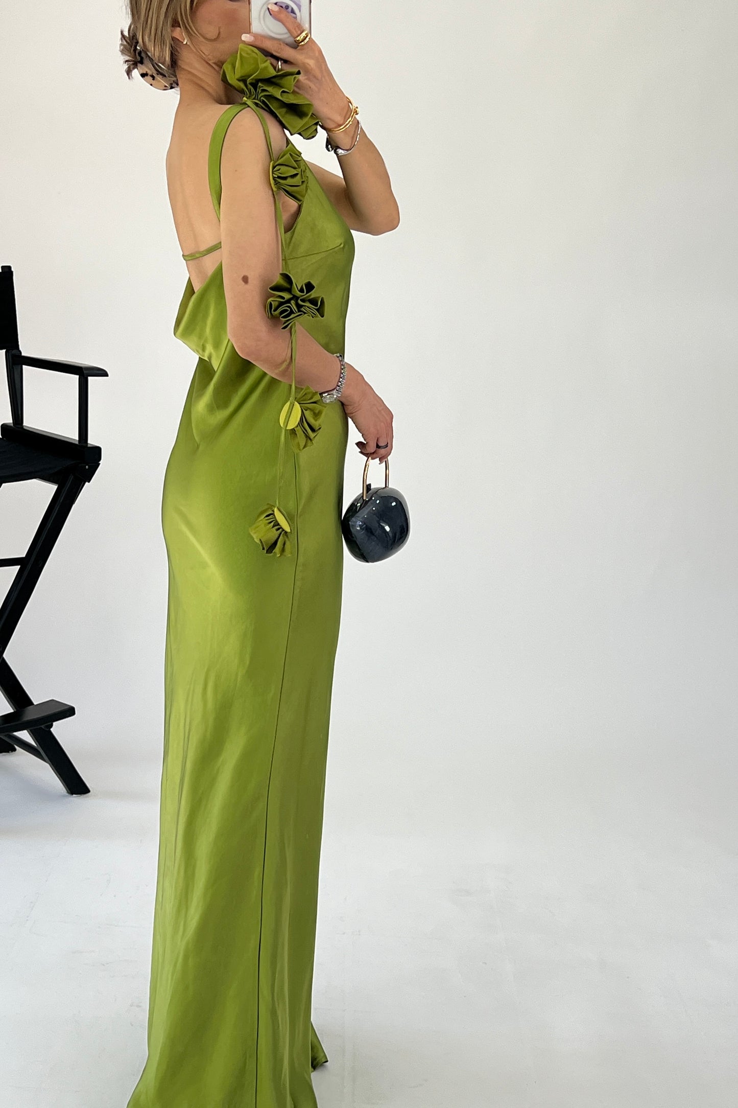 VESTIDO FLOR EN HOMBRO