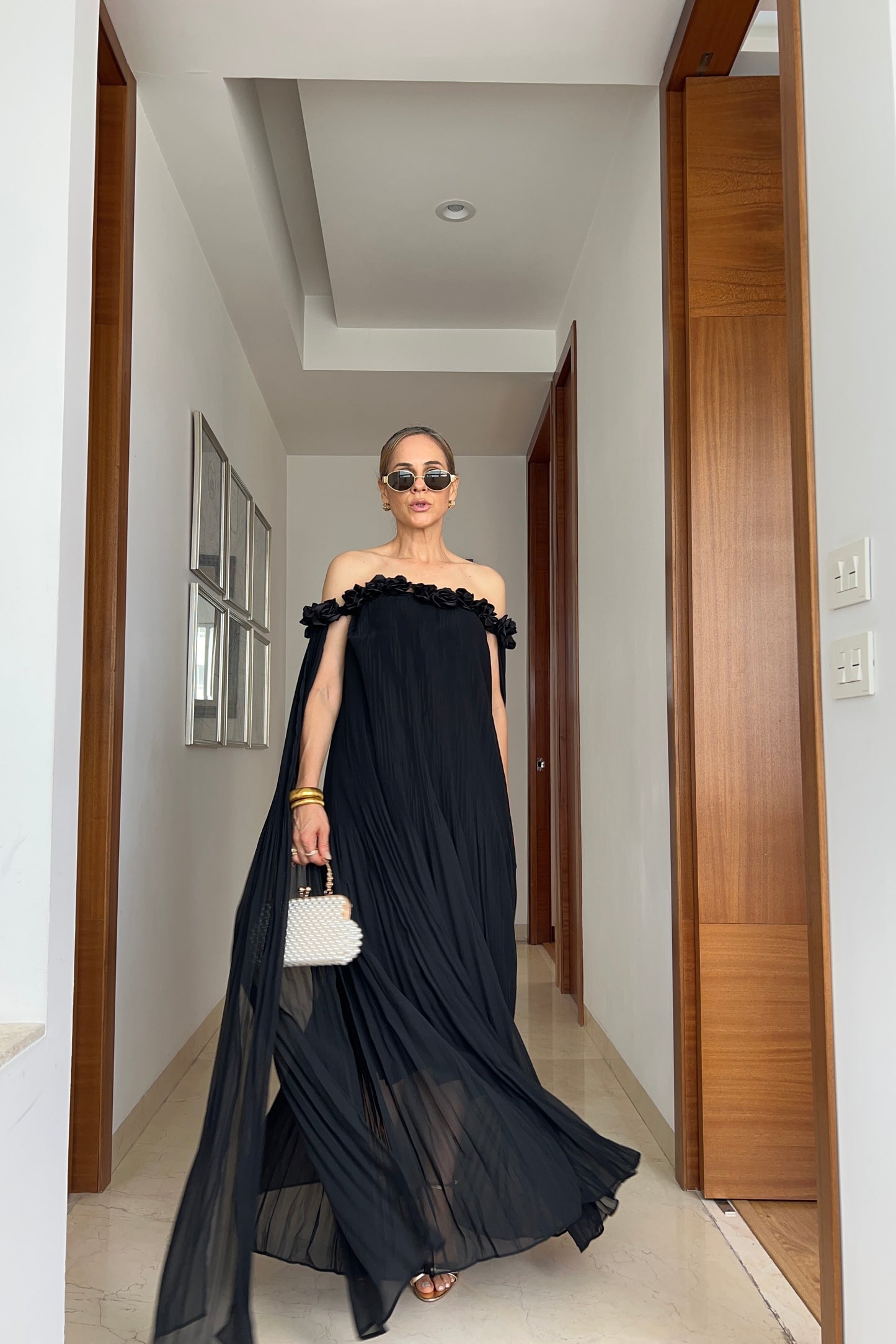 VESTIDO FLORES RESALTADAS