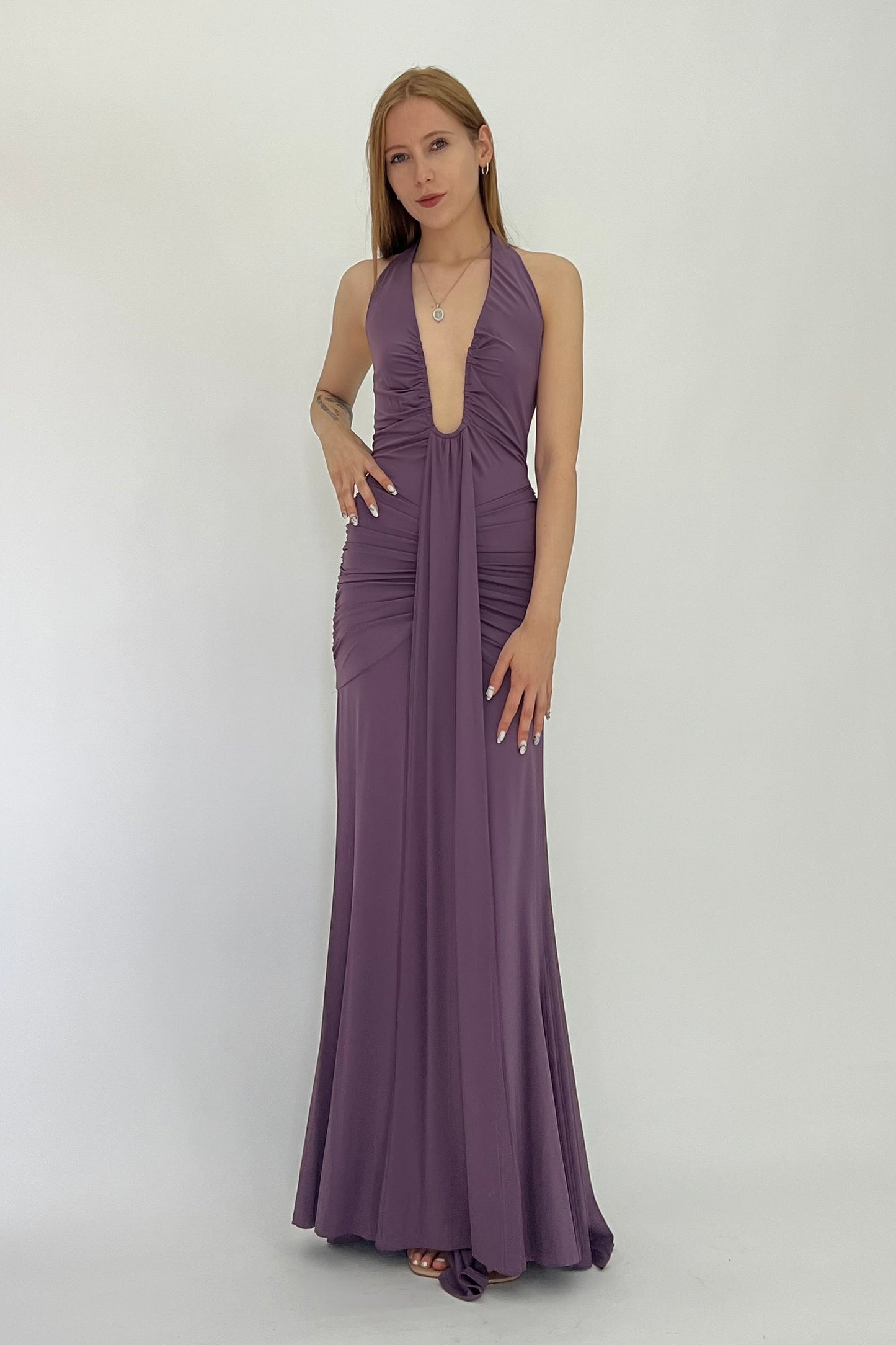 VESTIDO ESCOTE PRONUNCIADO