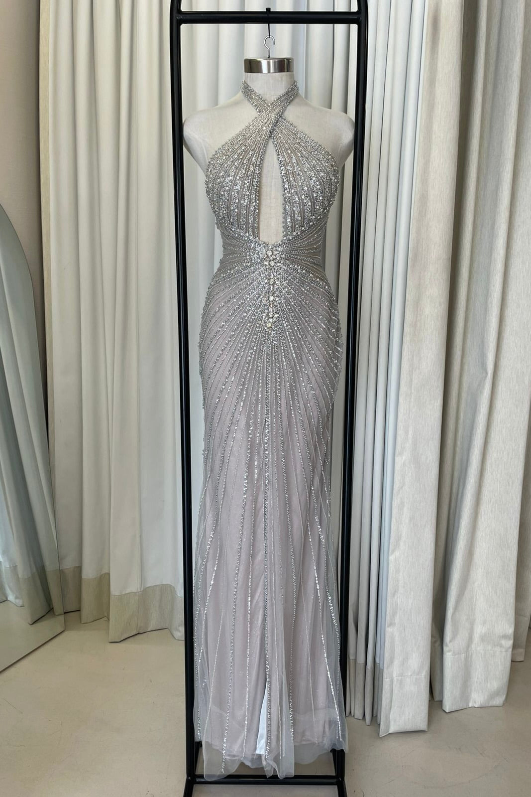 VESTIDO ESCOTE & PEDRERIA